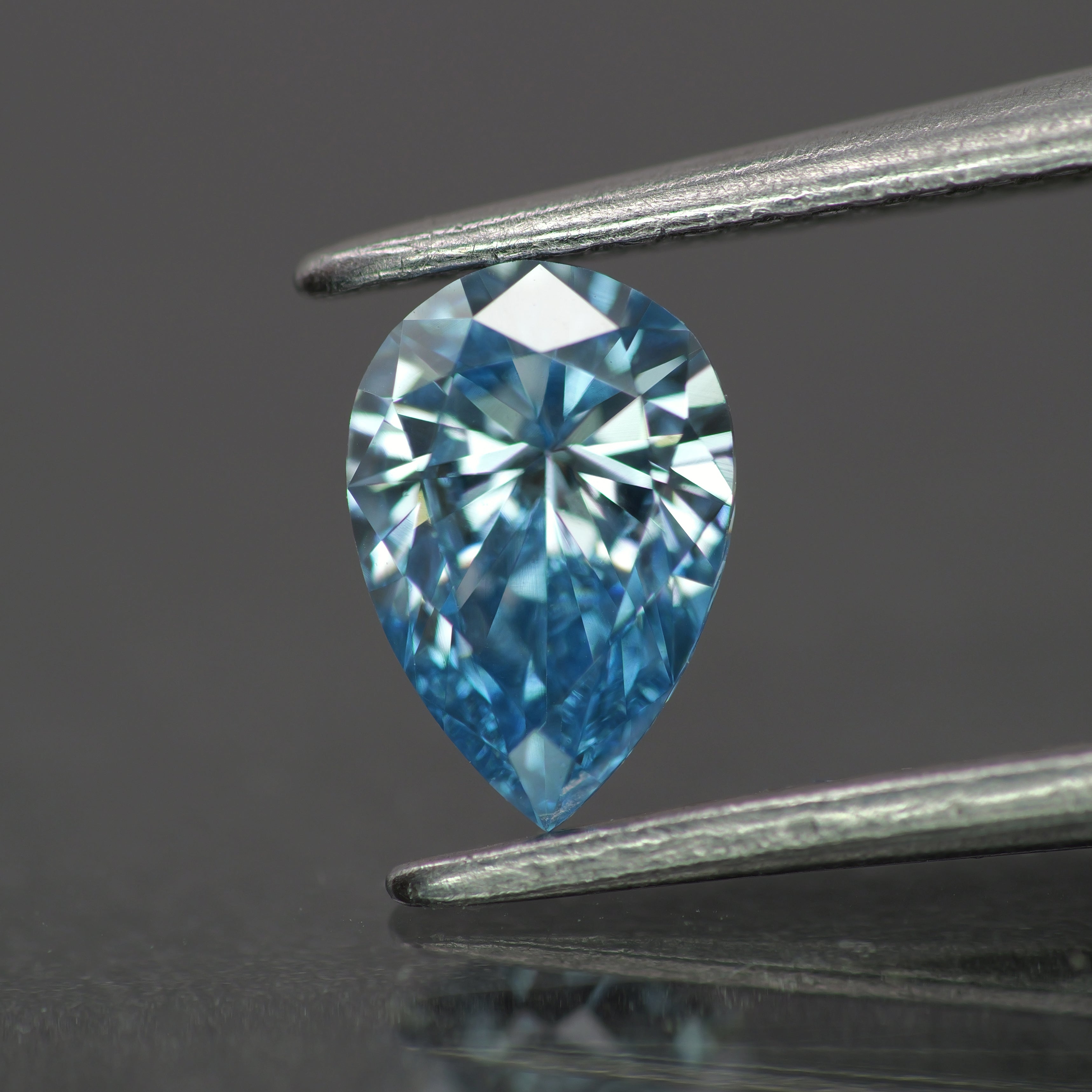 Lab grown diamond | IGI certified | pear-cut, *7x5mm, Fancy vivid blue color, VS1, *0.5ct - Eden Garden Jewelry™