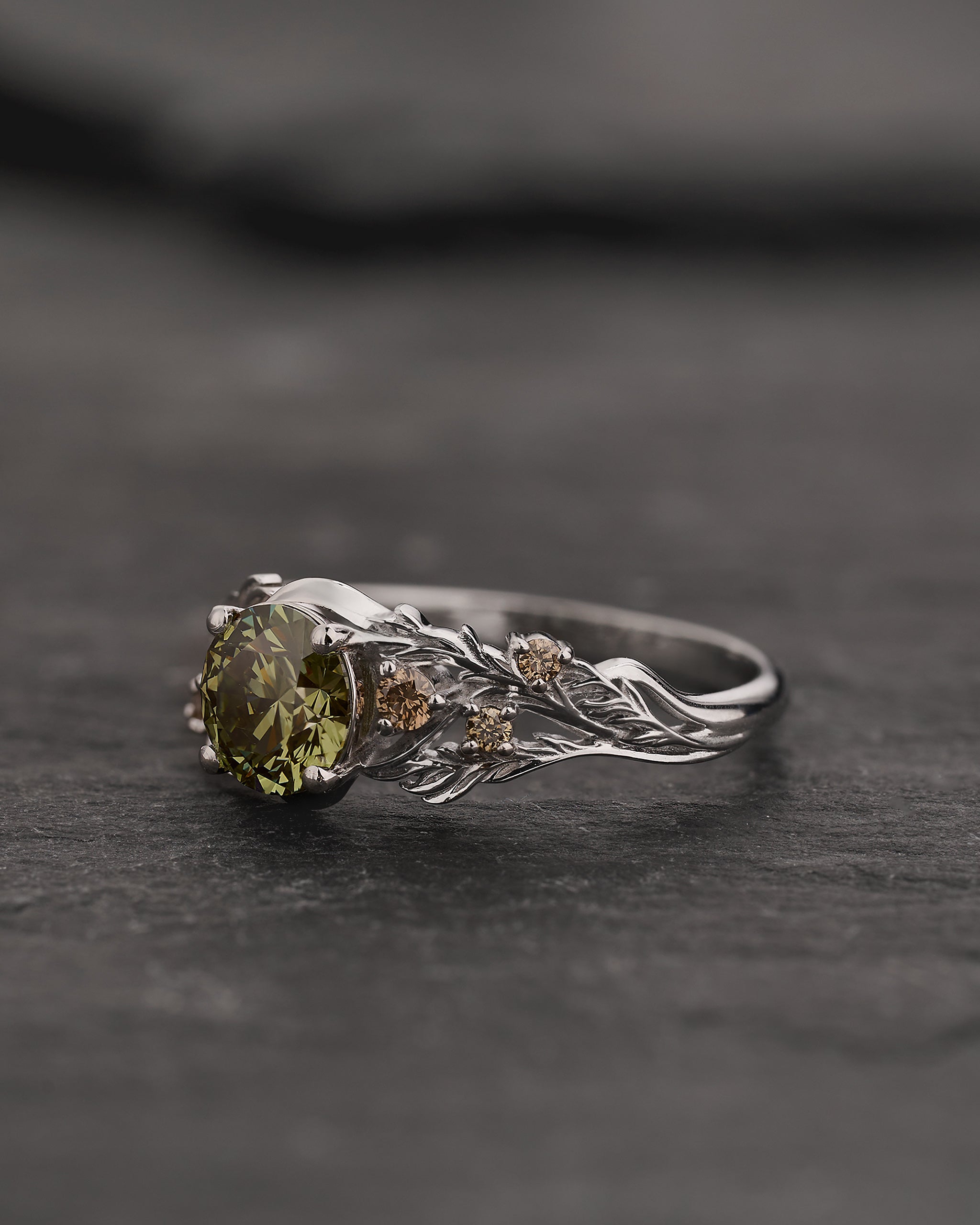 Engagement Ring with Round Fancy Vivid Green Diamond (Lab-Grown) in Forest Style / Japanese Maple - Eden Garden Jewelry™