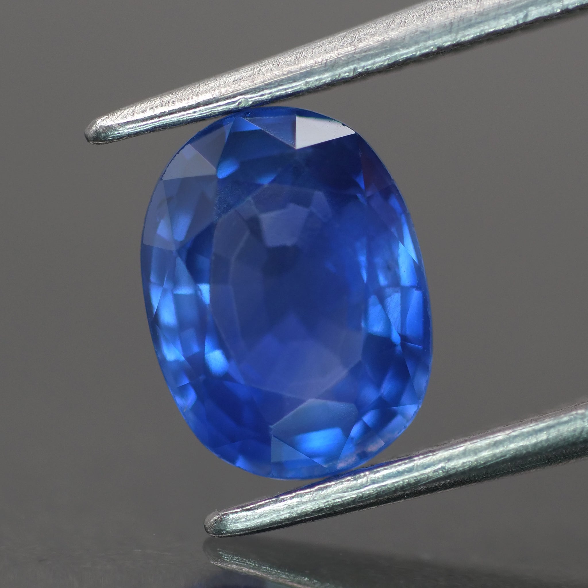 Blue Sapphire | IGI certified | natural, oval cut *8x6mm, VS *1.6ct