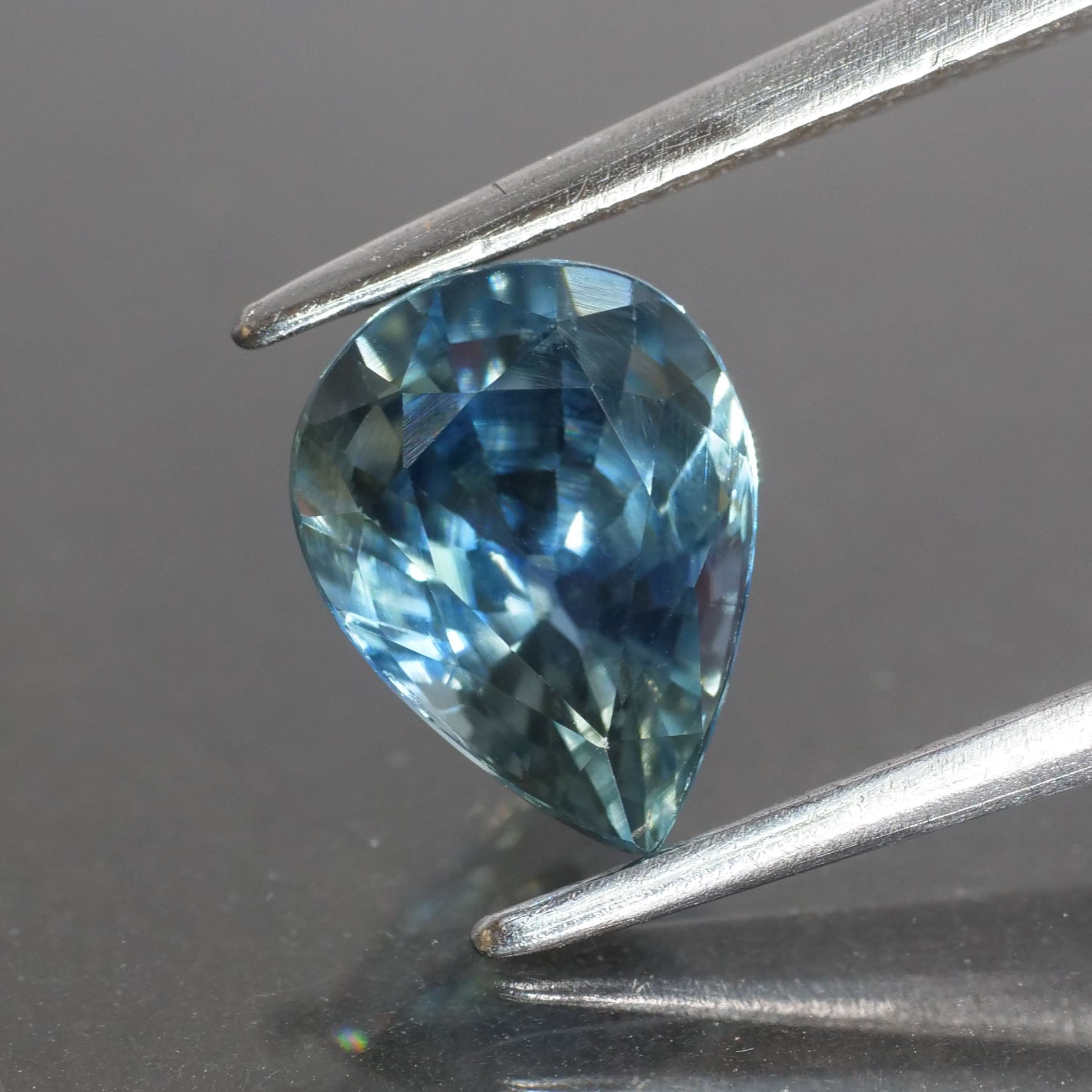 Blue Sapphire | IGI certified | natural, pear cut 8x6mm, VS 1.44ct - Eden Garden Jewelry™