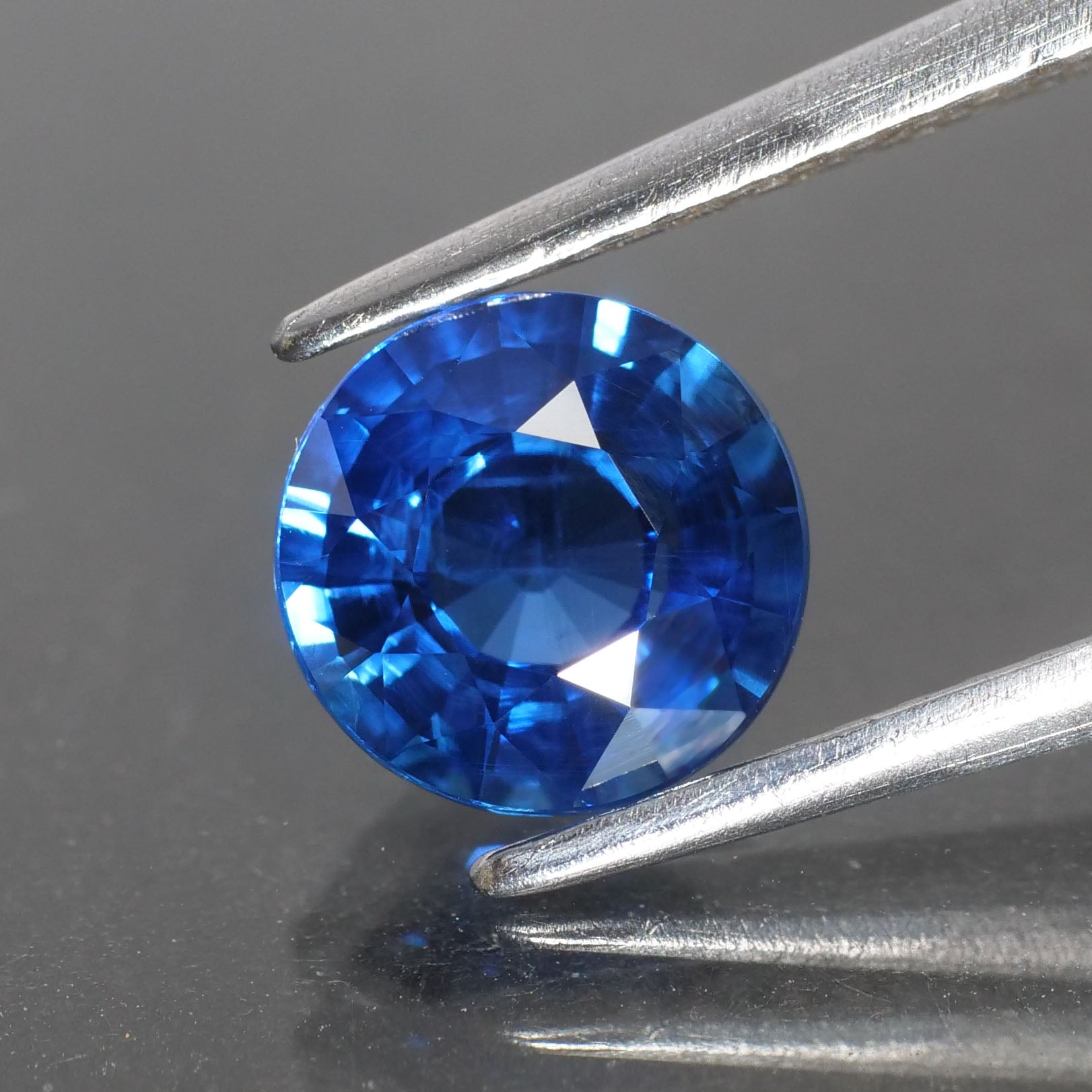 Blue Sapphire | IGI certified | natural, round cut 6,5* mm, VS, 1.25ct - Eden Garden Jewelry™