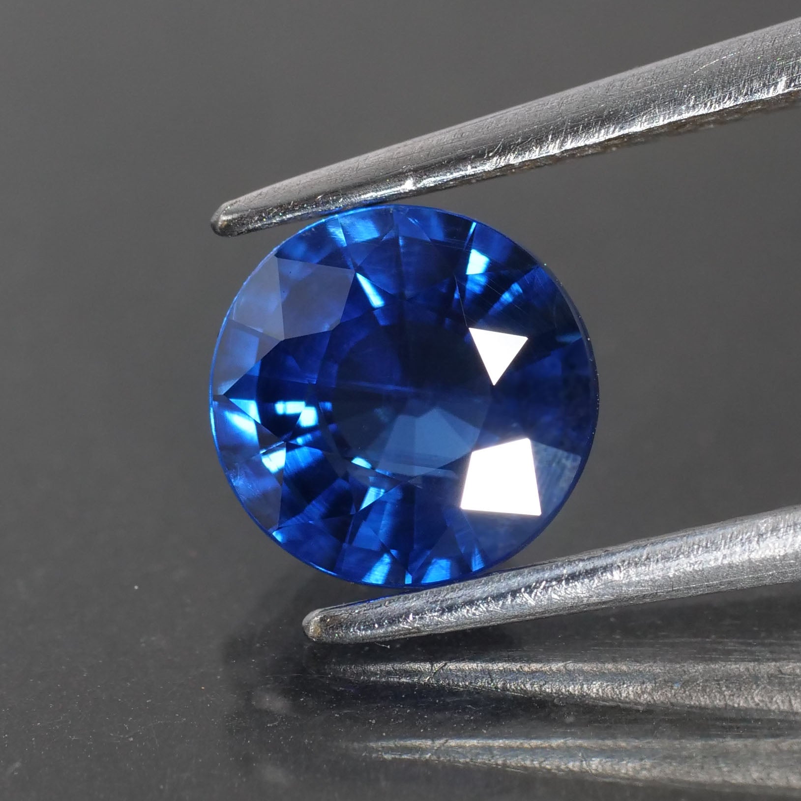 Blue Sapphire | IGI certified | natural, round cut 6,5* mm, VS, 1.25ct - Eden Garden Jewelry™