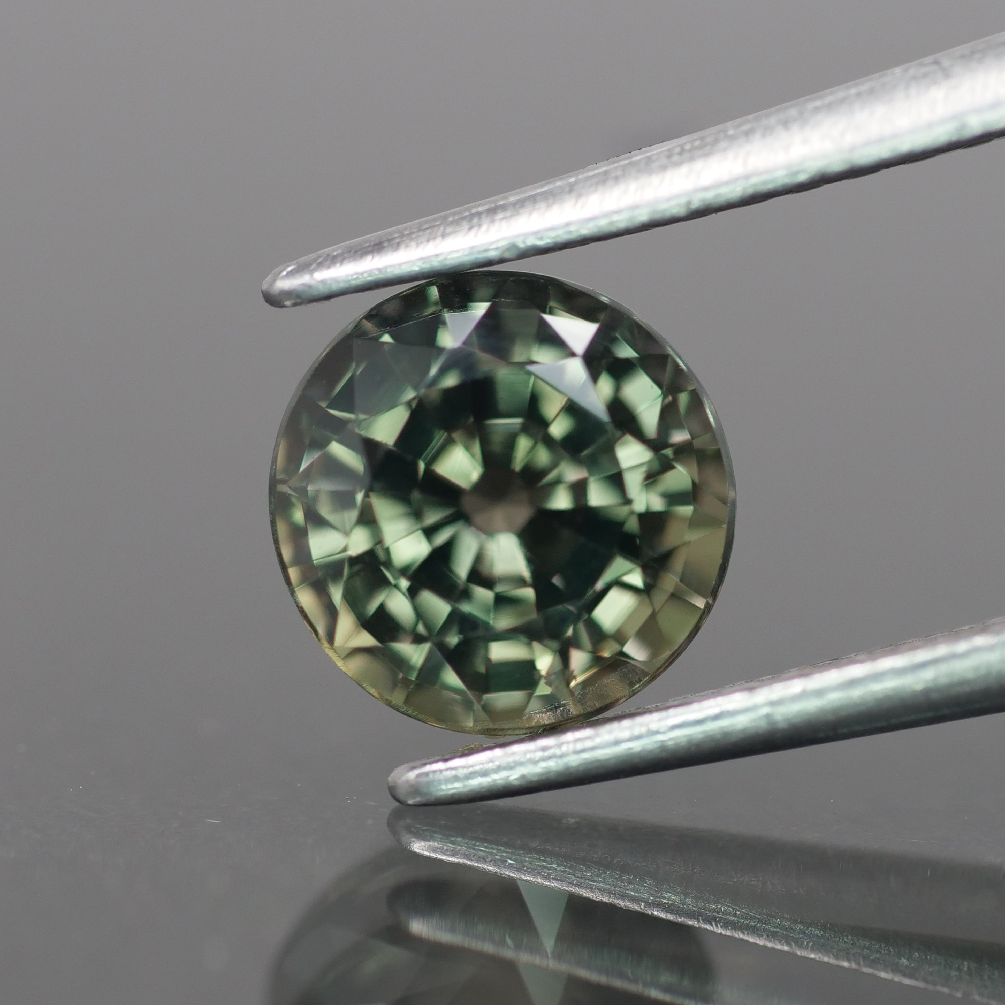 Sapphire | natural, yellowish green color, round-cut, *6.5mm, 1.4ct - Eden Garden Jewelry™