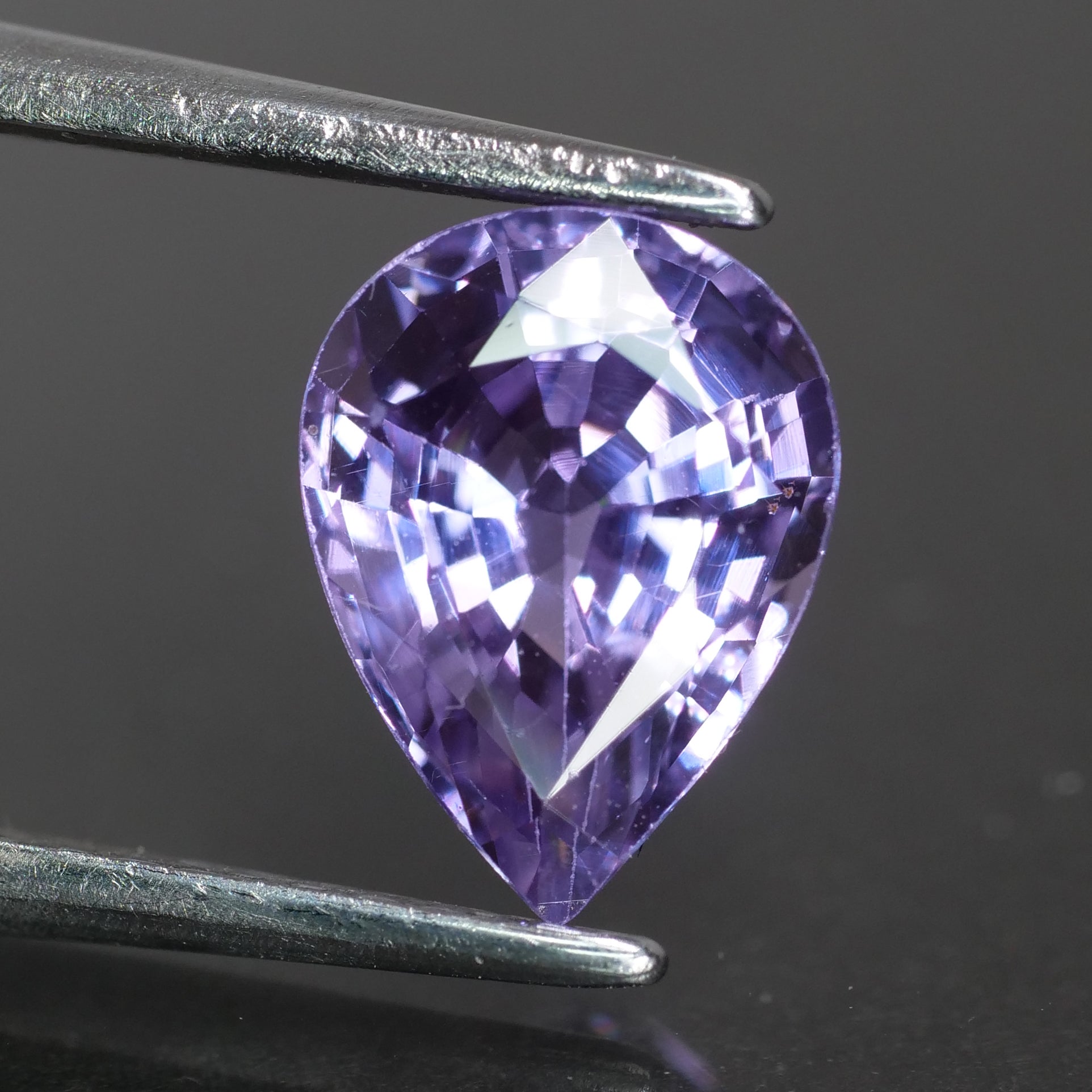 Purple Sapphire | IGI certified | natural, pear cut 8x6* mm, VS, 1.65 ct - Eden Garden Jewelry™