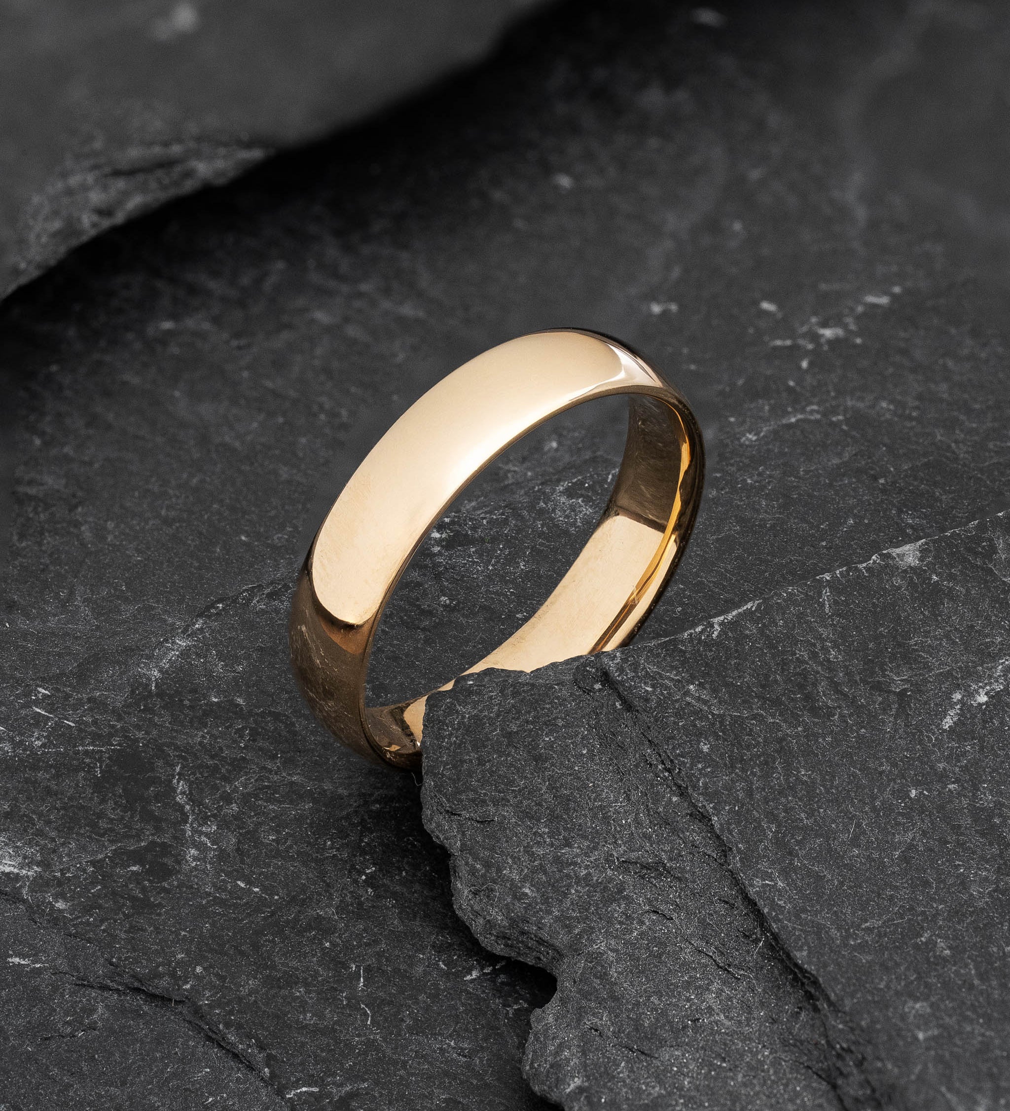 Classic gold wedding band, comfort fit ring, 5 mm width - Eden Garden Jewelry™