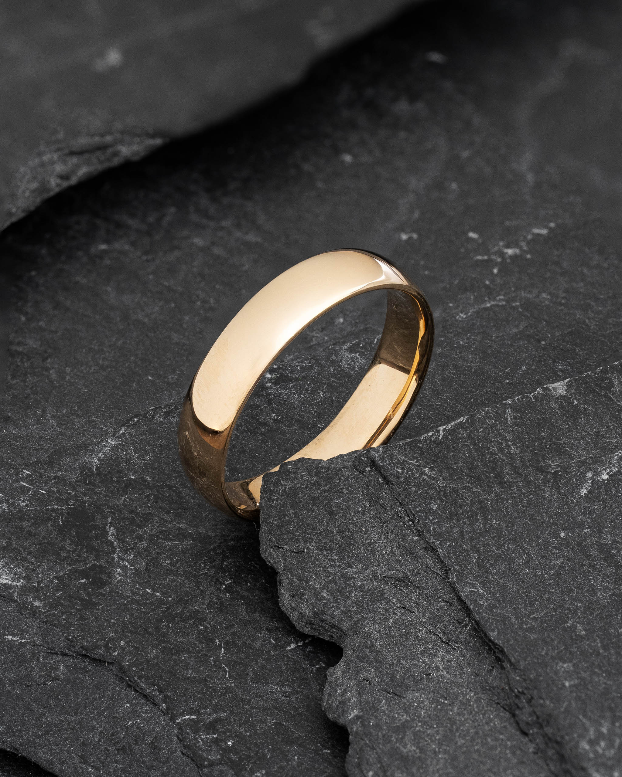 Classic gold wedding band, comfort fit ring, 5 mm width - Eden Garden Jewelry™