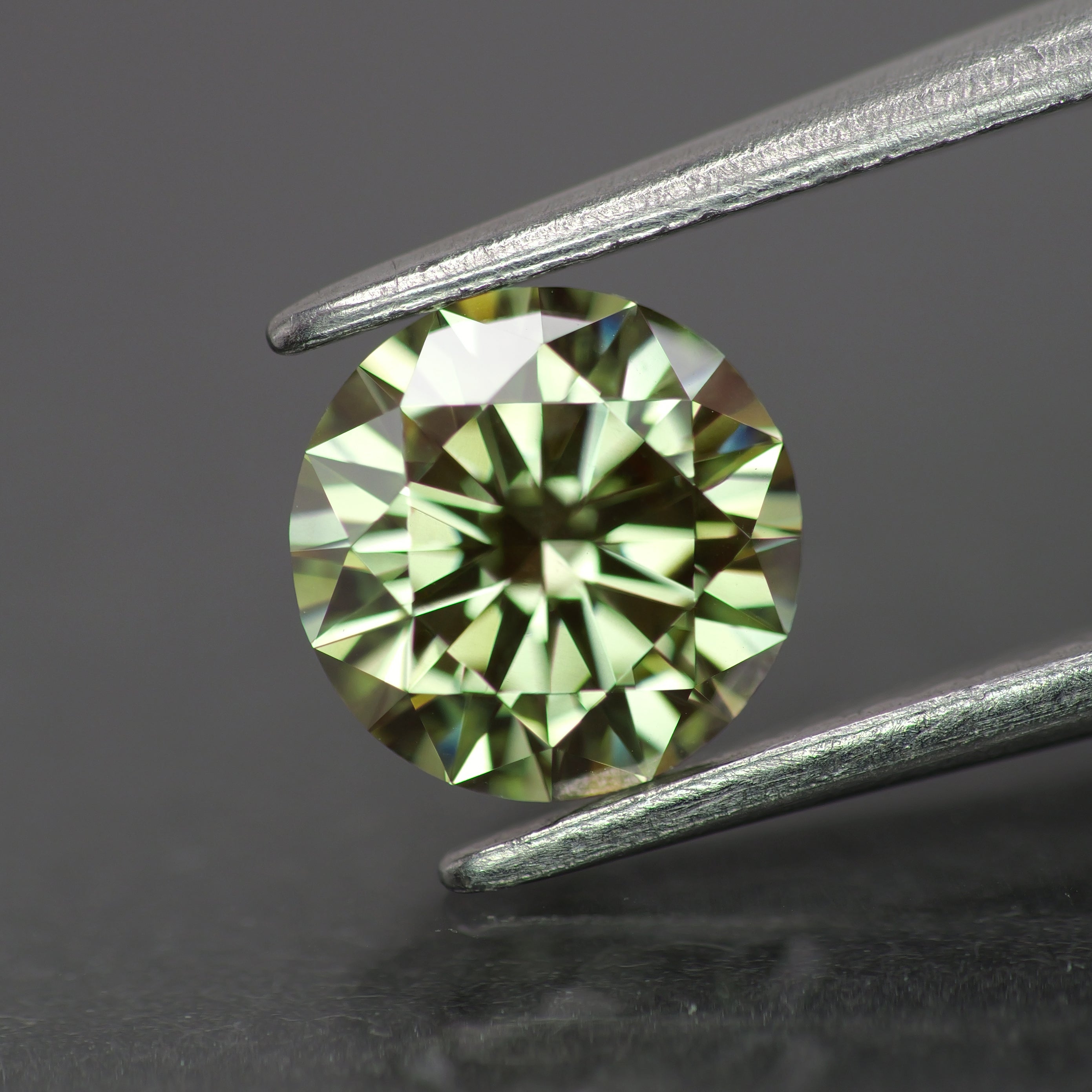 Lab grown diamond | IGI certified | round-cut, *6.5mm, Fancy vivid green color, VS1, *1ct - Eden Garden Jewelry™