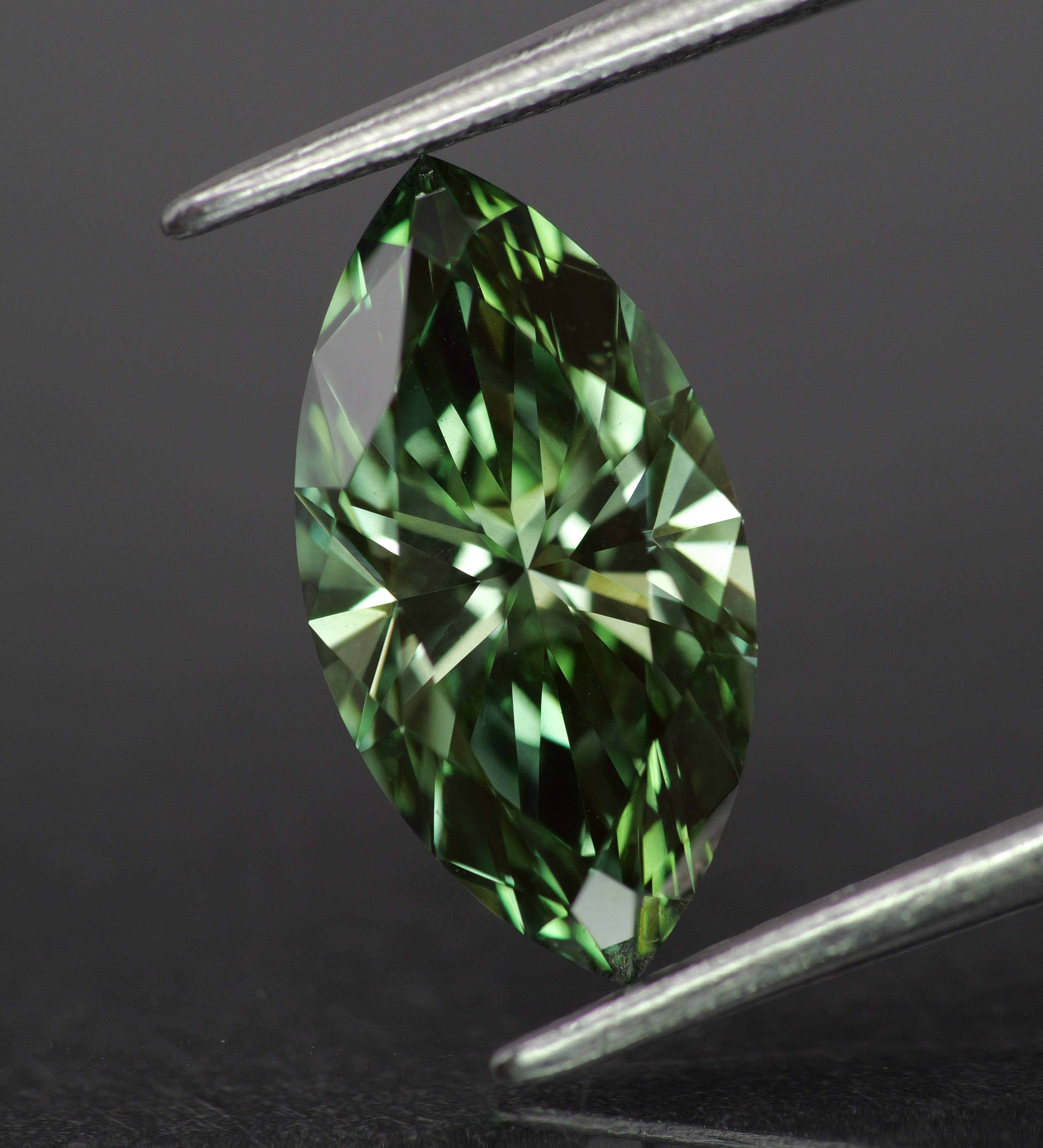 Lab grown diamond | IGI certified | marquise-cut, *12x6mm, Fancy vivid green color, VS1, 1.5ct - Eden Garden Jewelry™