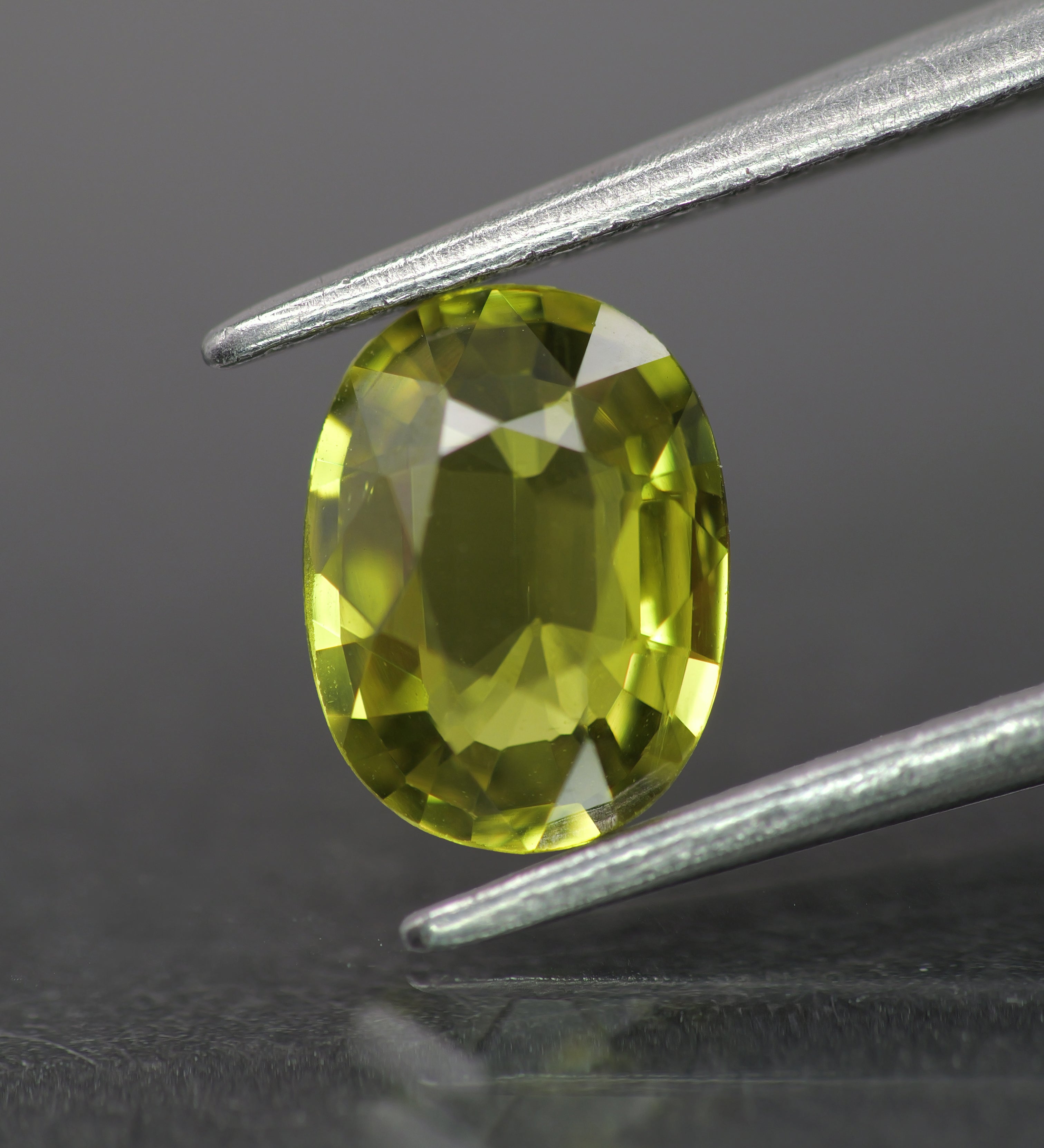 Sapphire | natural, yellowish green color, oval-cut, 7.5x5.7mm, 1.1ct, Australia - Eden Garden Jewelry™