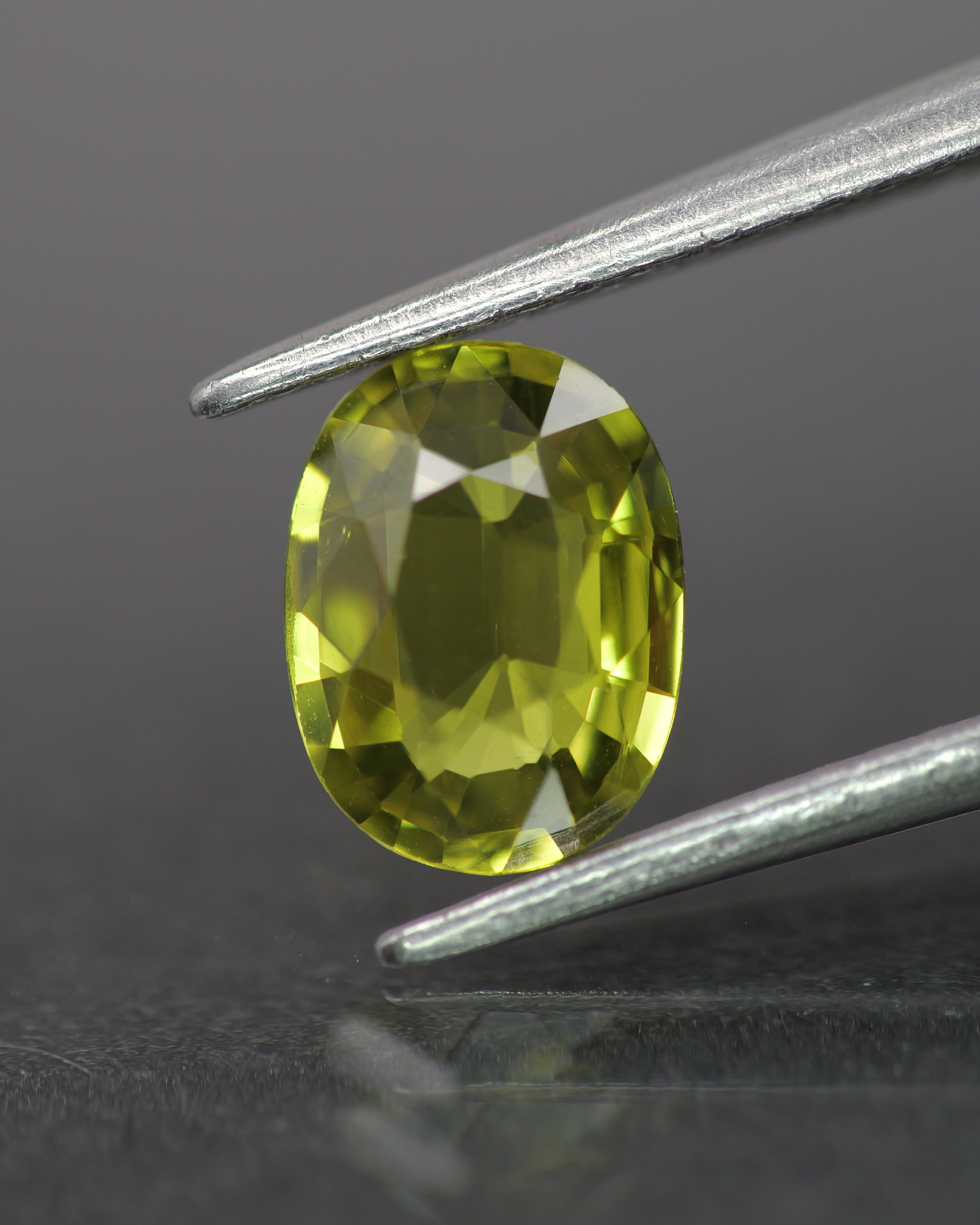 Sapphire | natural, yellowish green color, oval-cut, 7.5x5.7mm, 1.1ct, Australia - Eden Garden Jewelry™