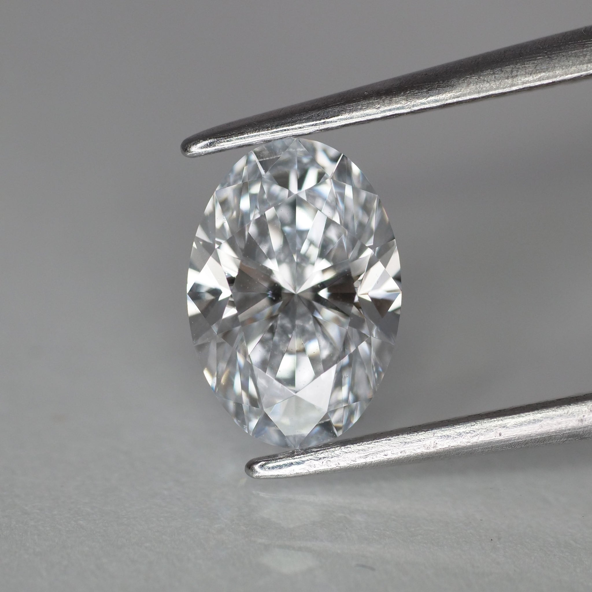 Lab grown diamond | IGI certificate, oval cut *8x6mm, E color, VS1, 1.12ct - Eden Garden Jewelry™