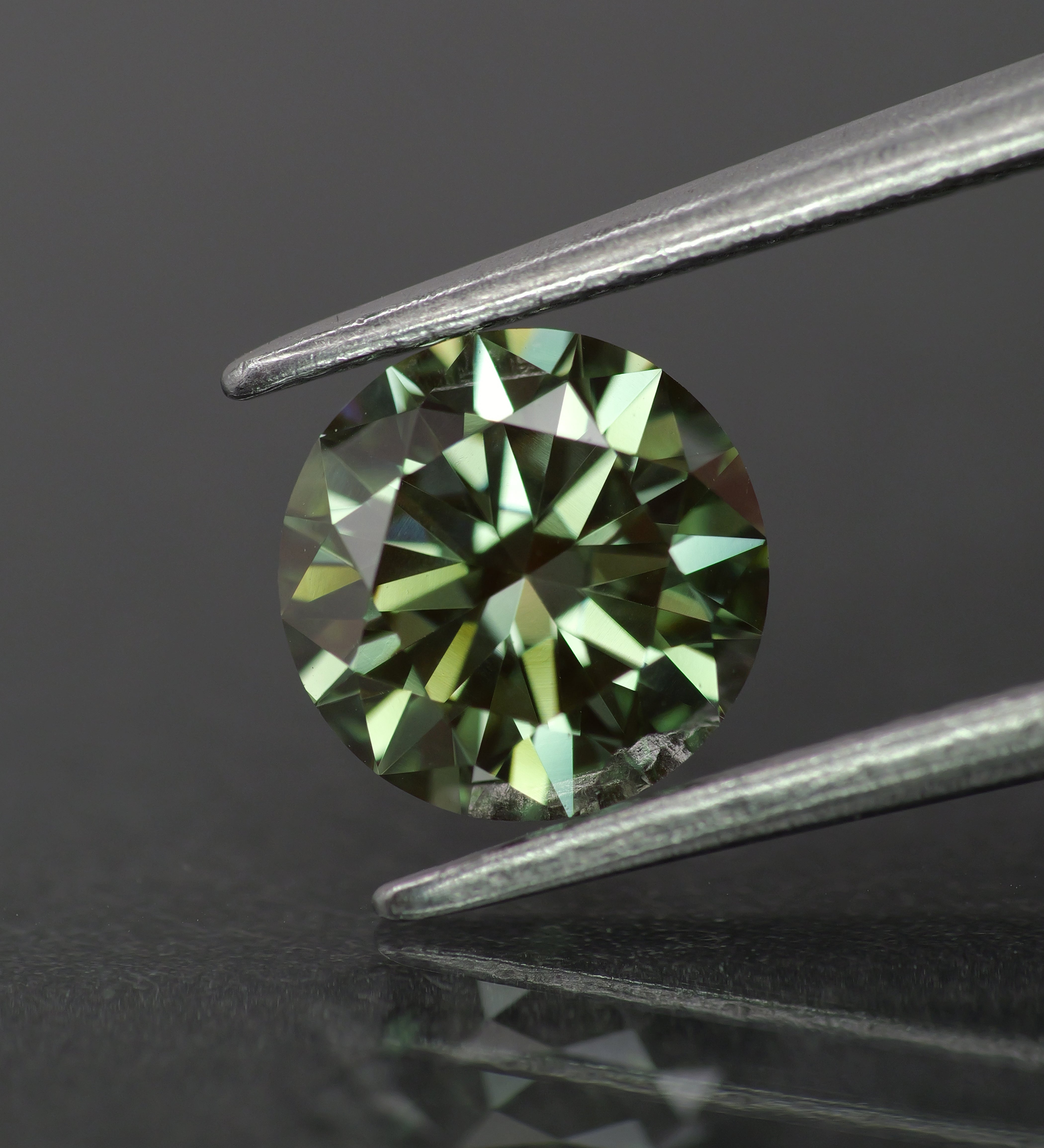 Lab grown diamond | IGI certified | round-cut, *6.5mm, Fancy vivid green color, VS2, *1ct - Eden Garden Jewelry™