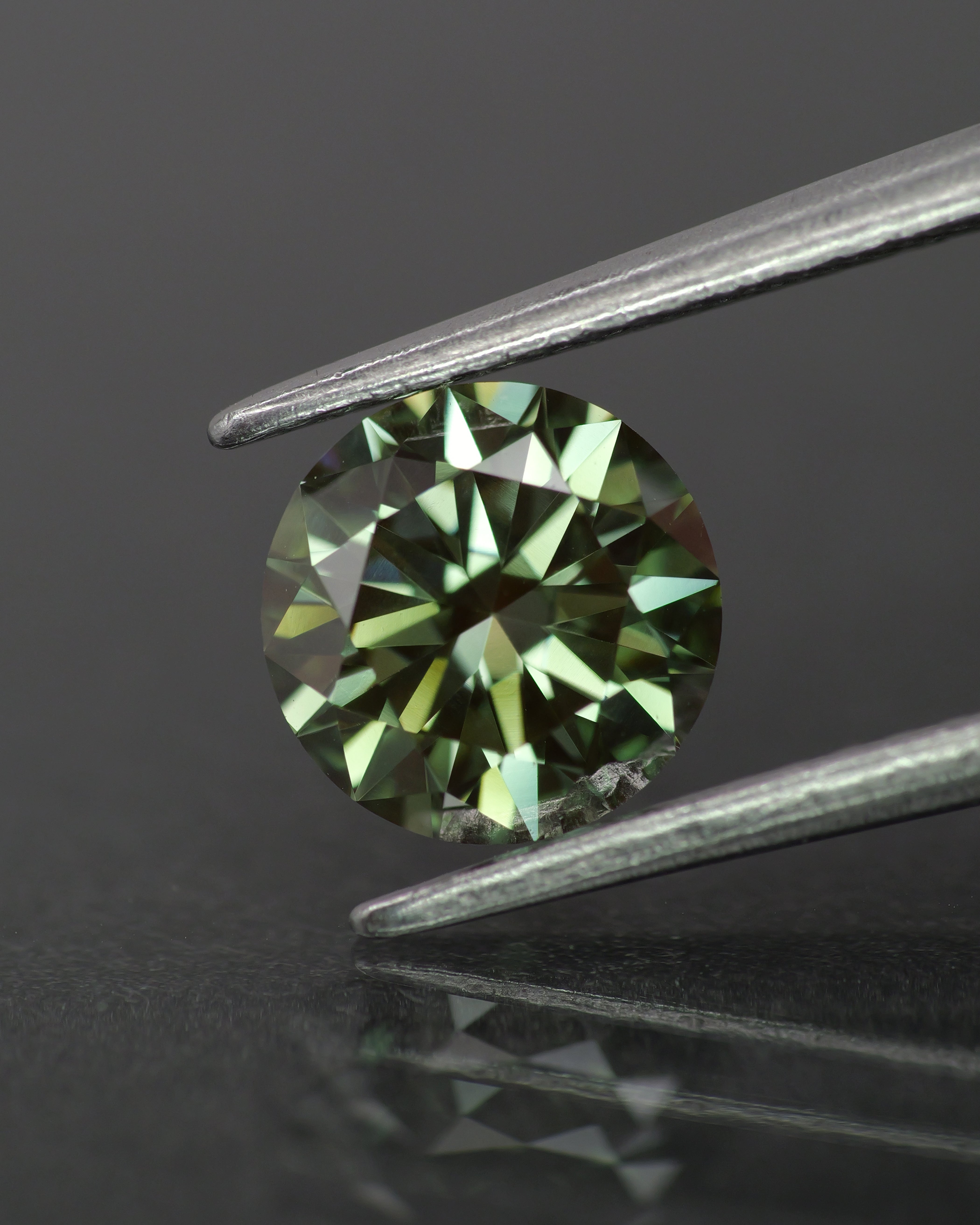 Lab grown diamond | IGI certified | round-cut, *6.5mm, Fancy vivid green color, VS2, *1ct - Eden Garden Jewelry™