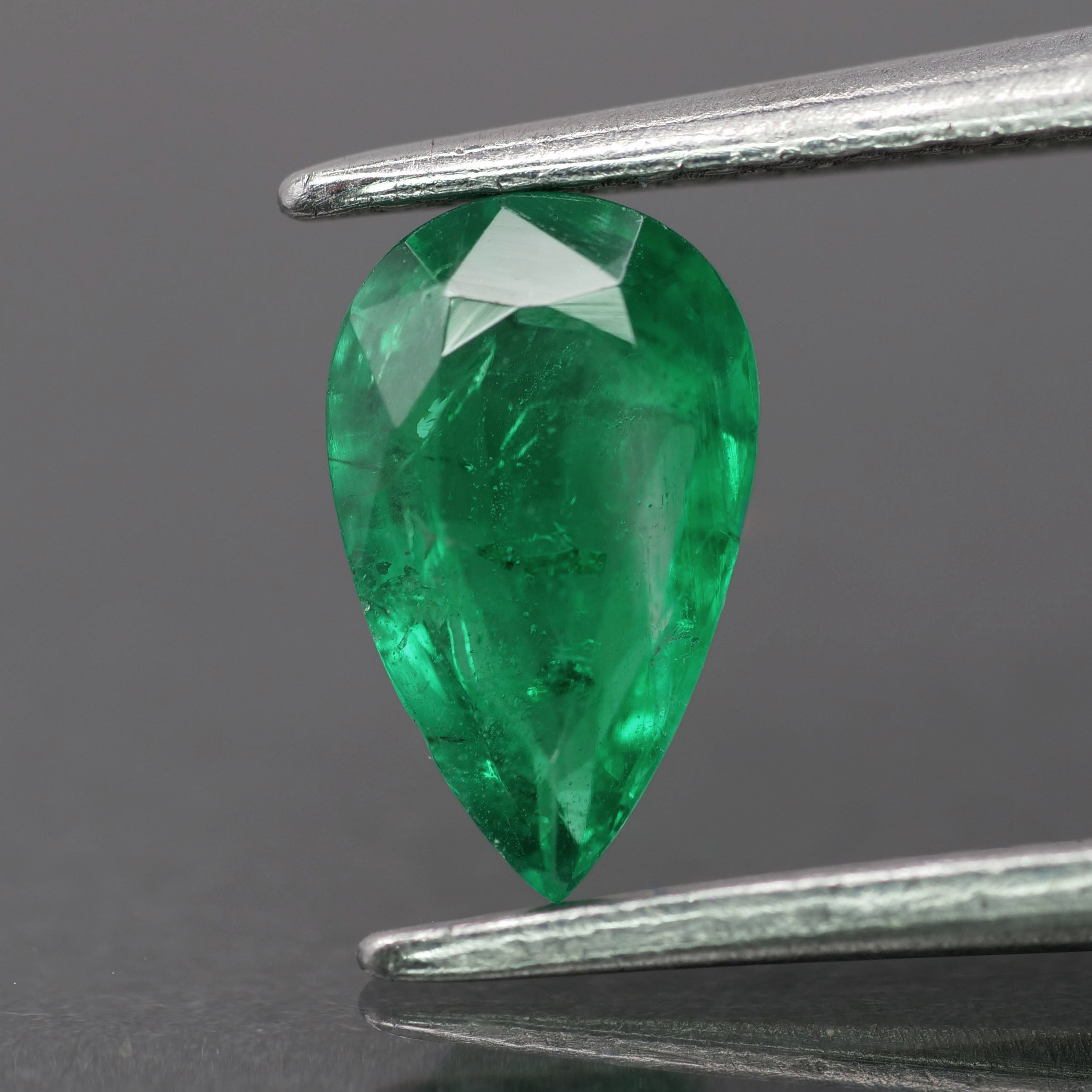 Emerald | natural, green color, pear-cut, *8x5mm, 0.7ct - Eden Garden Jewelry™