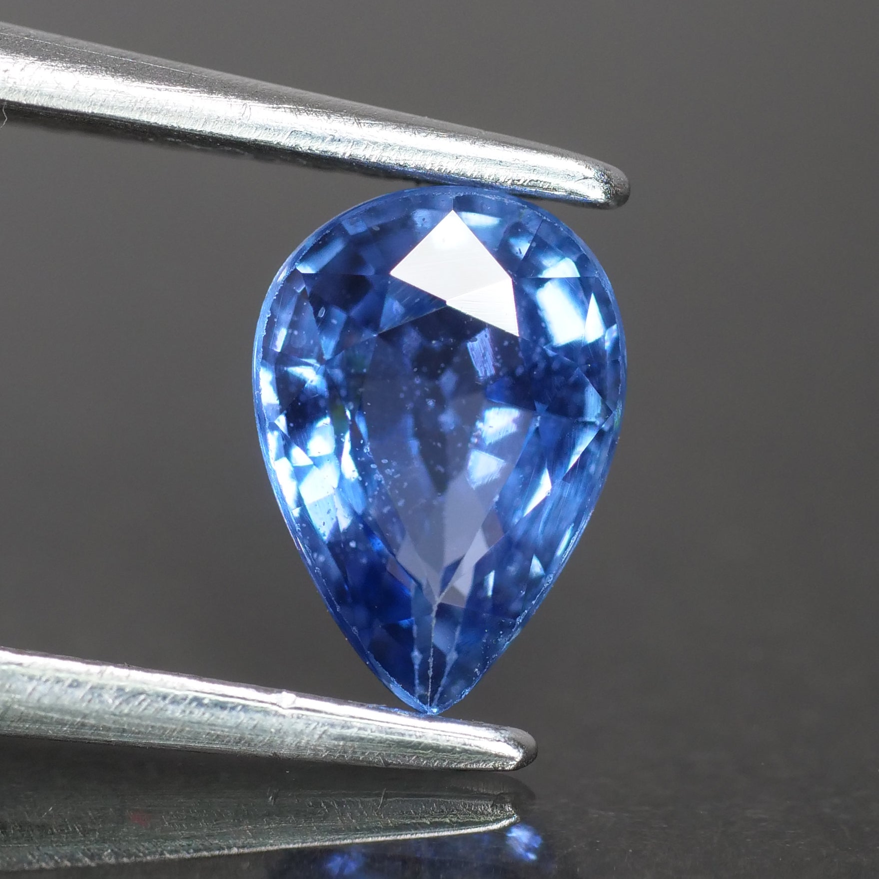 Blue Sapphire | natural, pear cut 7x5 mm, VS, *2ct - Eden Garden Jewelry™