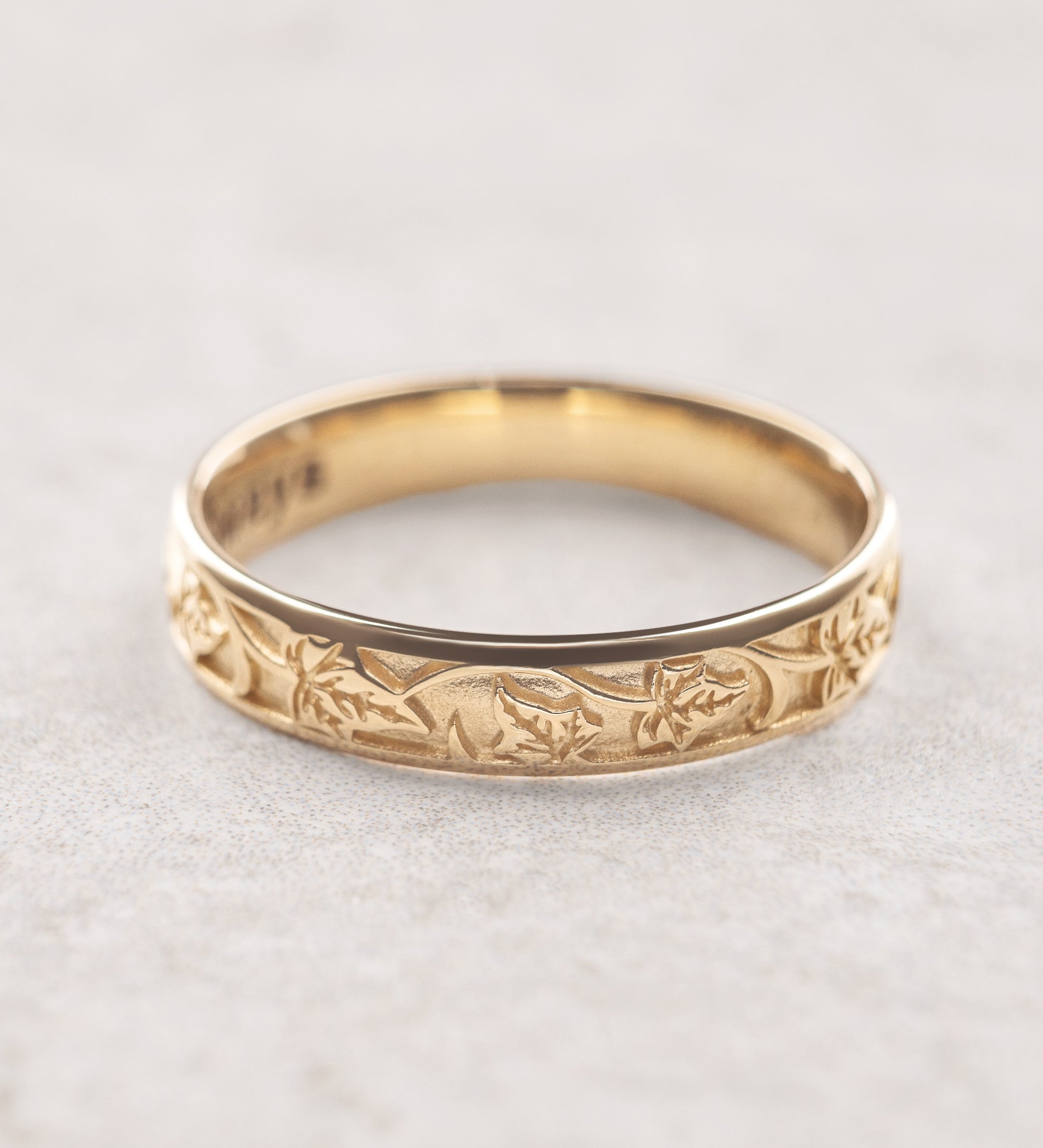 READY TO SHIP: Ivy leaves wedding band in 14K yellow gold, comfort fit ring 4 mm, RING SIZE 10 US - Eden Garden Jewelry™