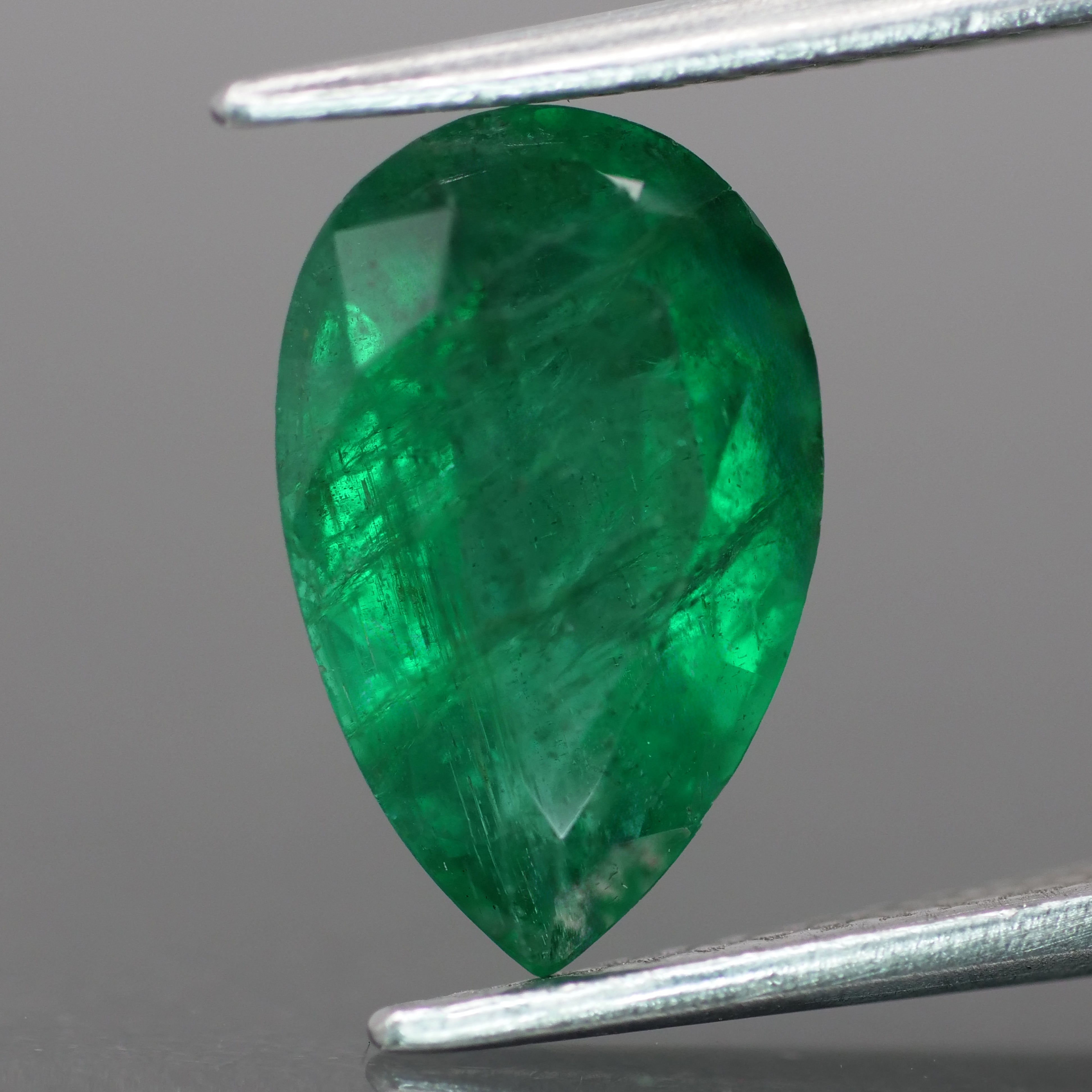 Emerald | IGI certified | natural, deep bluish green color , pear-cut, *11x7mm, *2ct, Zambia - Eden Garden Jewelry™