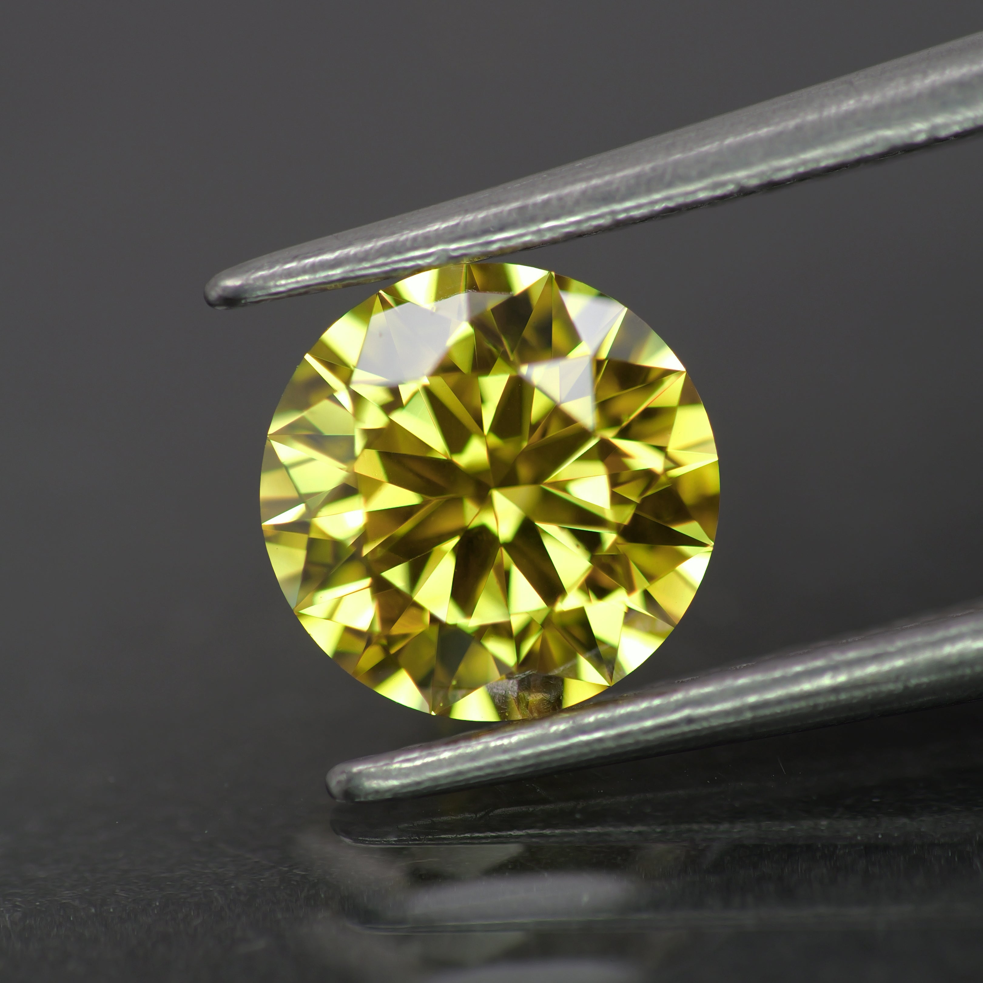 Lab grown diamond | IGI certified | round-cut, 6.5mm, Fancy vivid yellow color, VS1, *1ct - Eden Garden Jewelry™