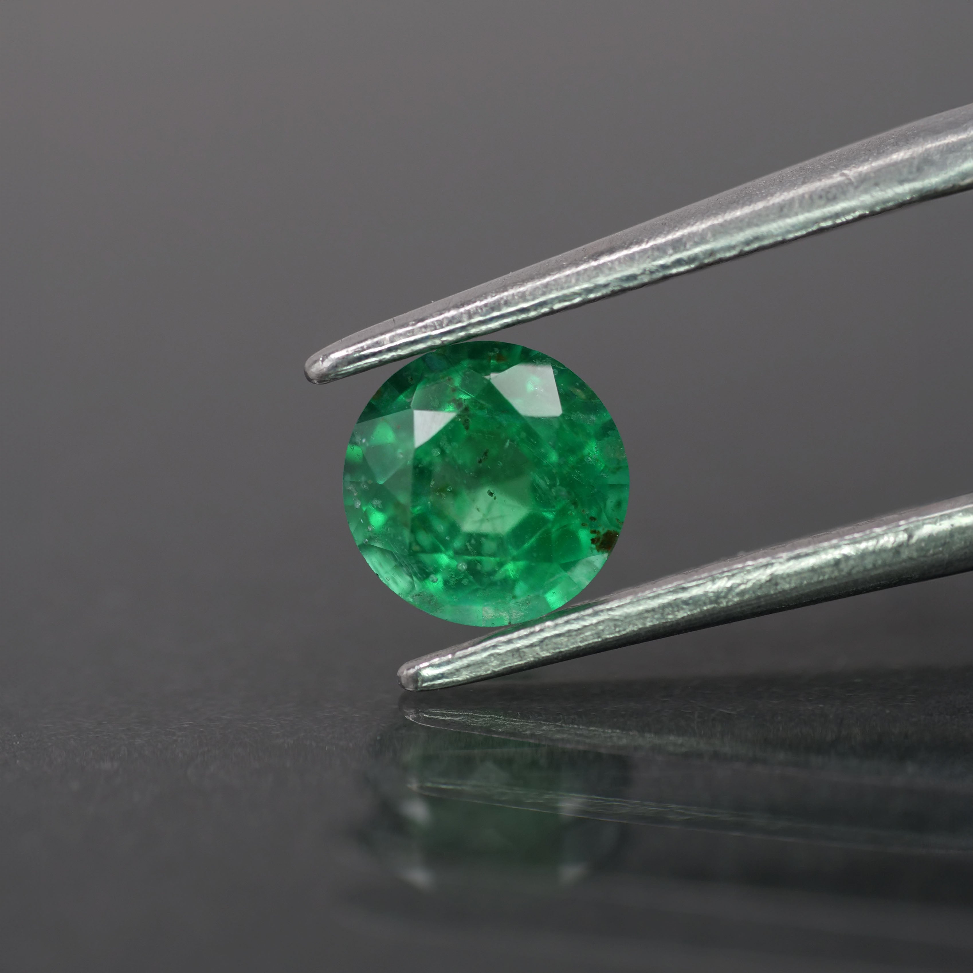 Emerald | natural, green color, round-cut, 5mm, *0.4ct - Eden Garden Jewelry™