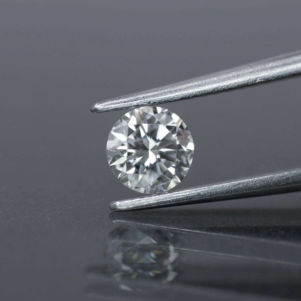 Lab grown diamond | IGI certified | round-cut, 5mm, D color, VVS1, 0.48ct - Eden Garden Jewelry™