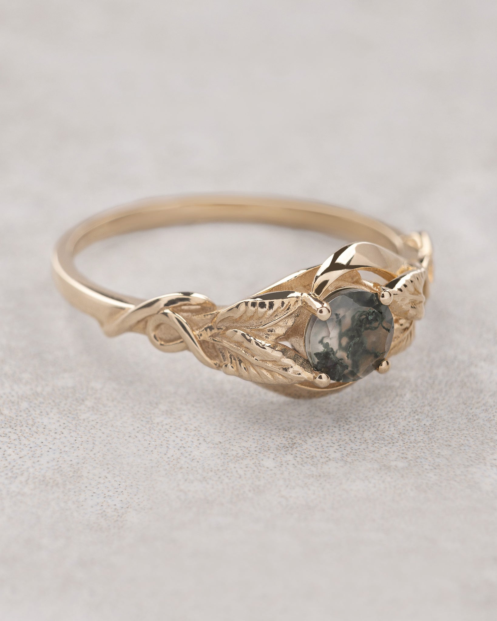 Round moss agate engagement ring with golden leaves / Azalea