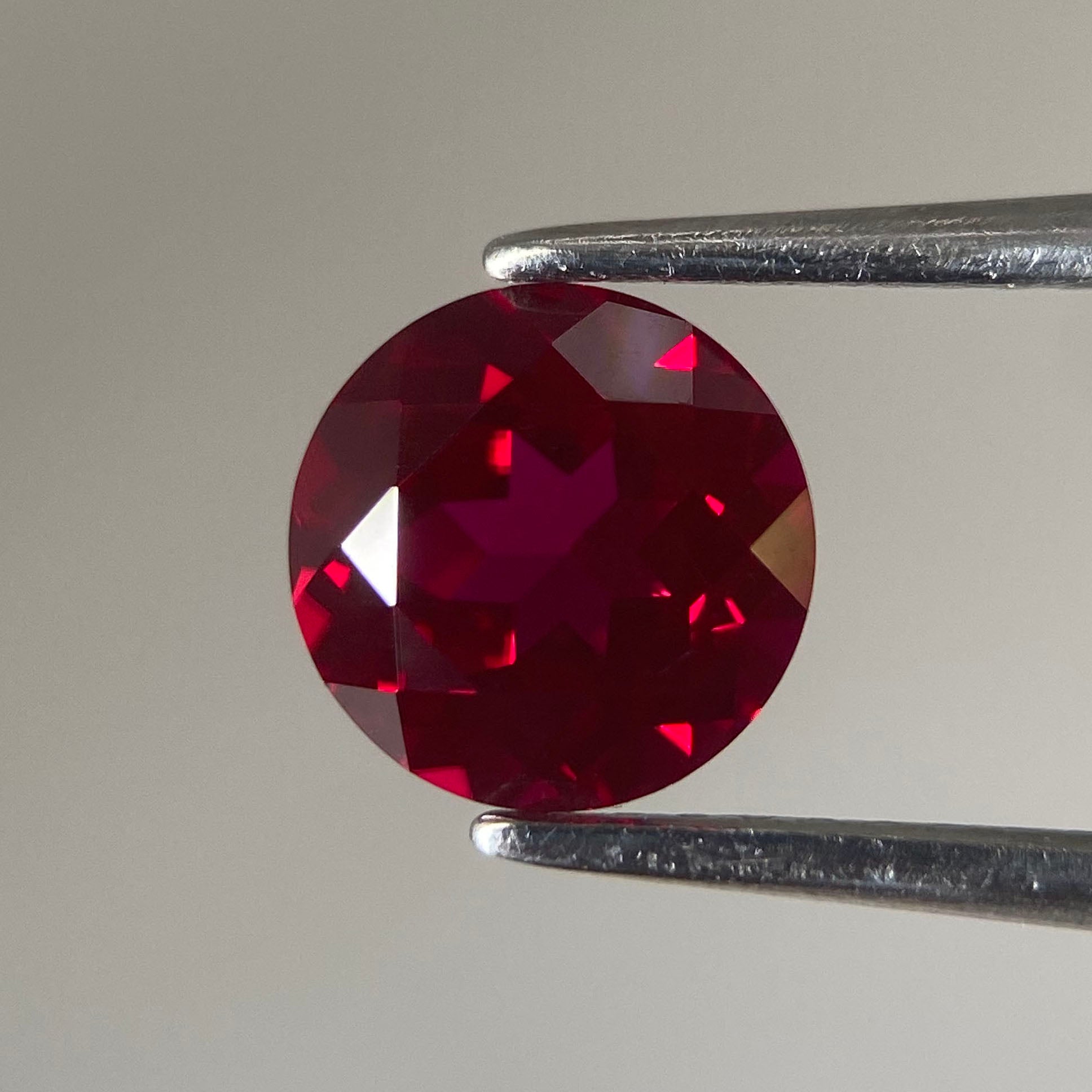 Ruby | Lab created Hydrothermal , round cut 6.5 mm, 1.5 ct - Eden Garden Jewelry™