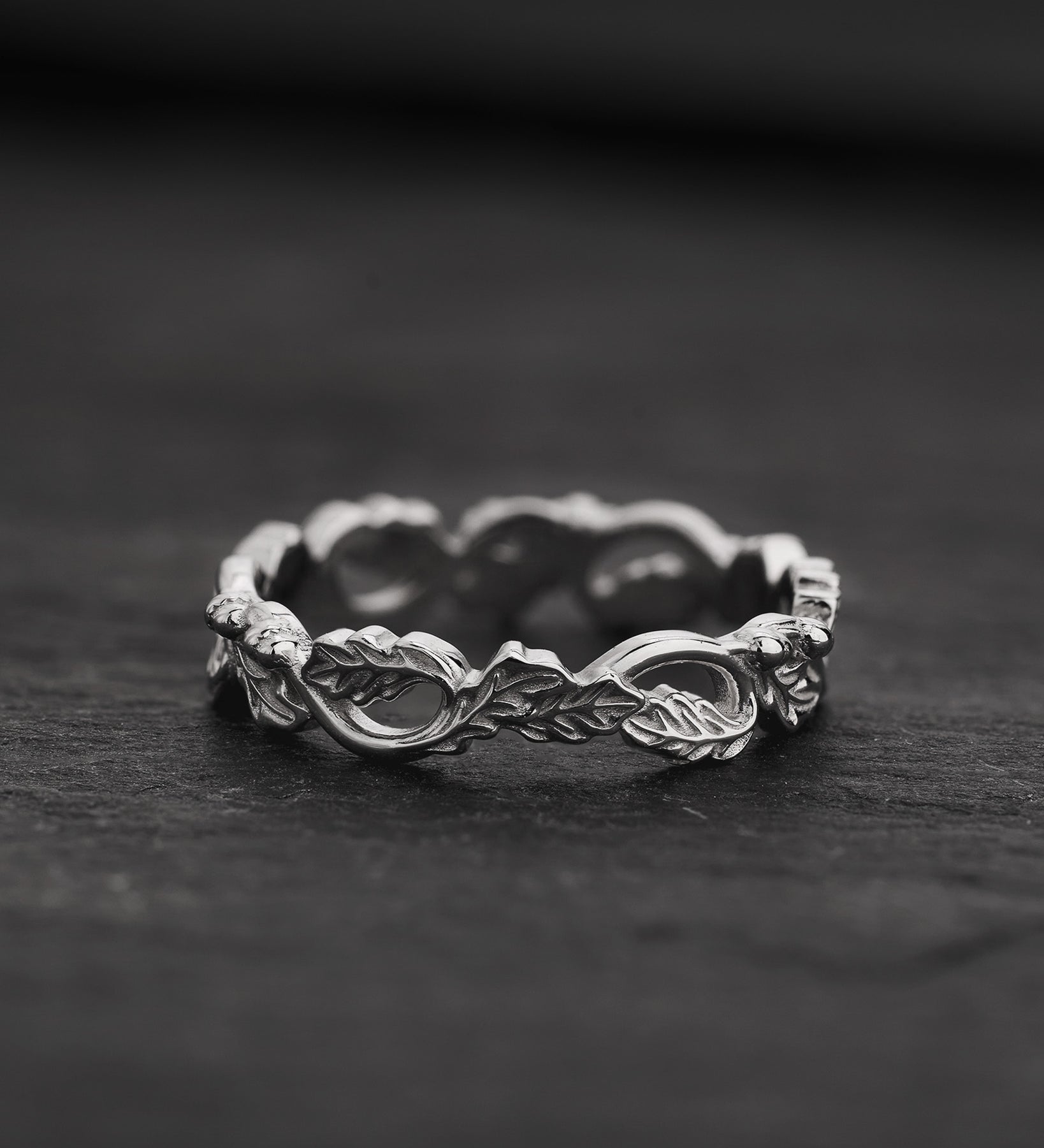 Oak leaves gold wedding band, comfort fit unisex wedding band 4 mm - Eden Garden Jewelry™