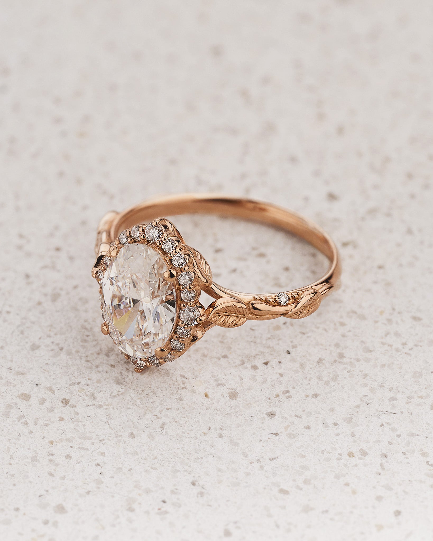 Engagement Ring with Oval Diamond and Leaf Motifs / Florentina - Eden Garden Jewelry™