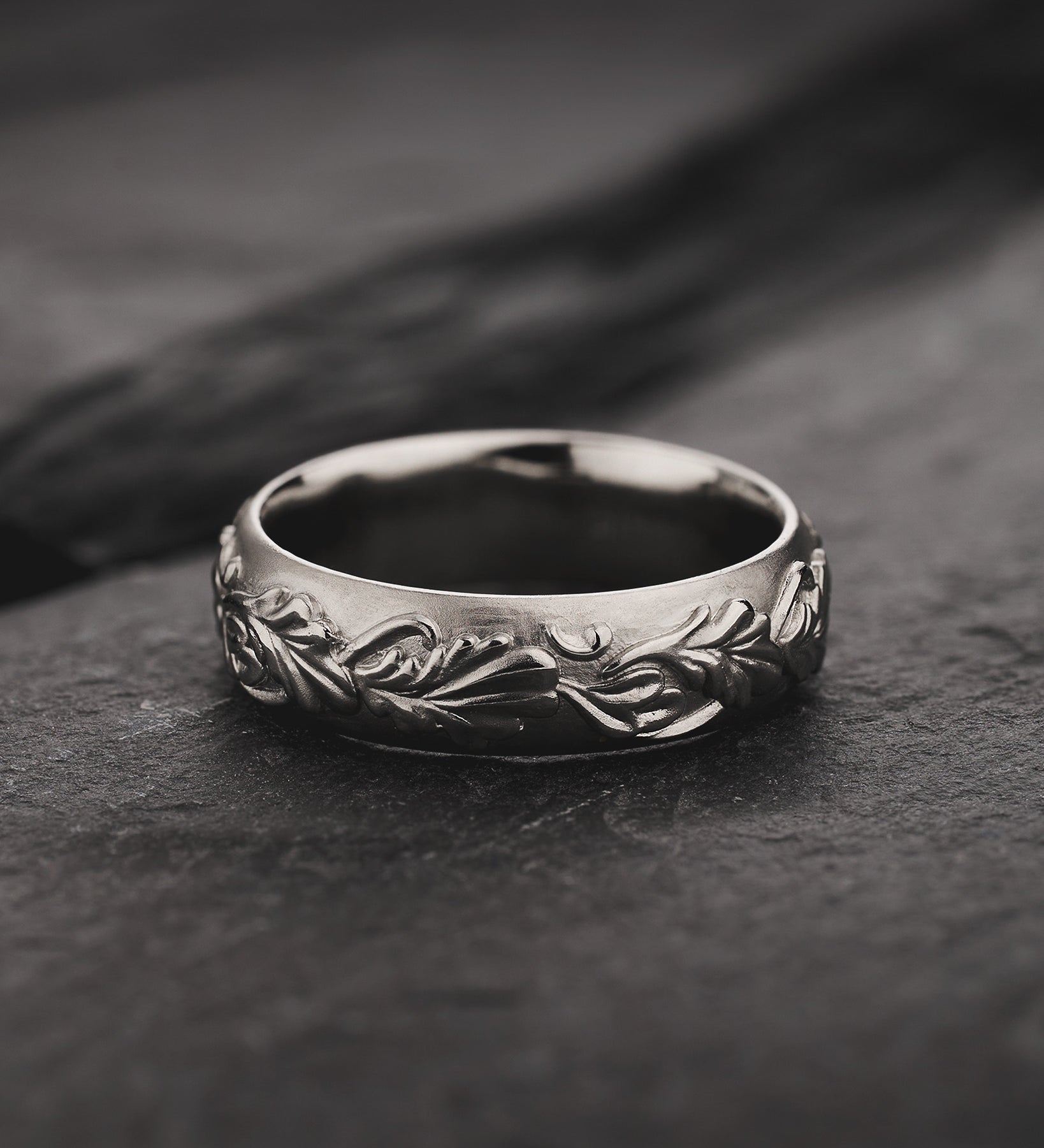 Oak Leaves Wedding Band, Comfort Fit - Eden Garden Jewelry™