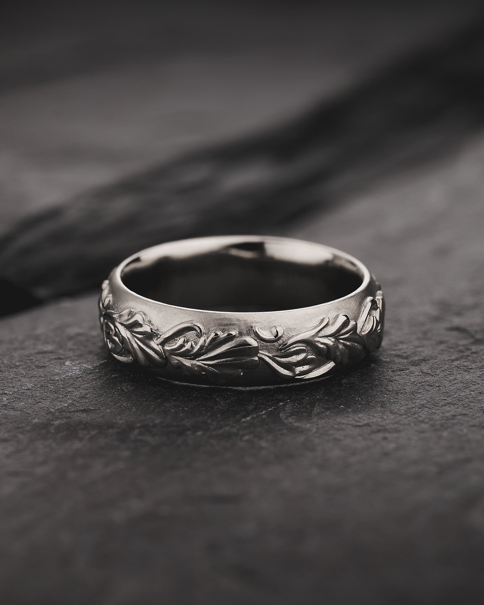 Oak Leaves Wedding Band, Comfort Fit - Eden Garden Jewelry™