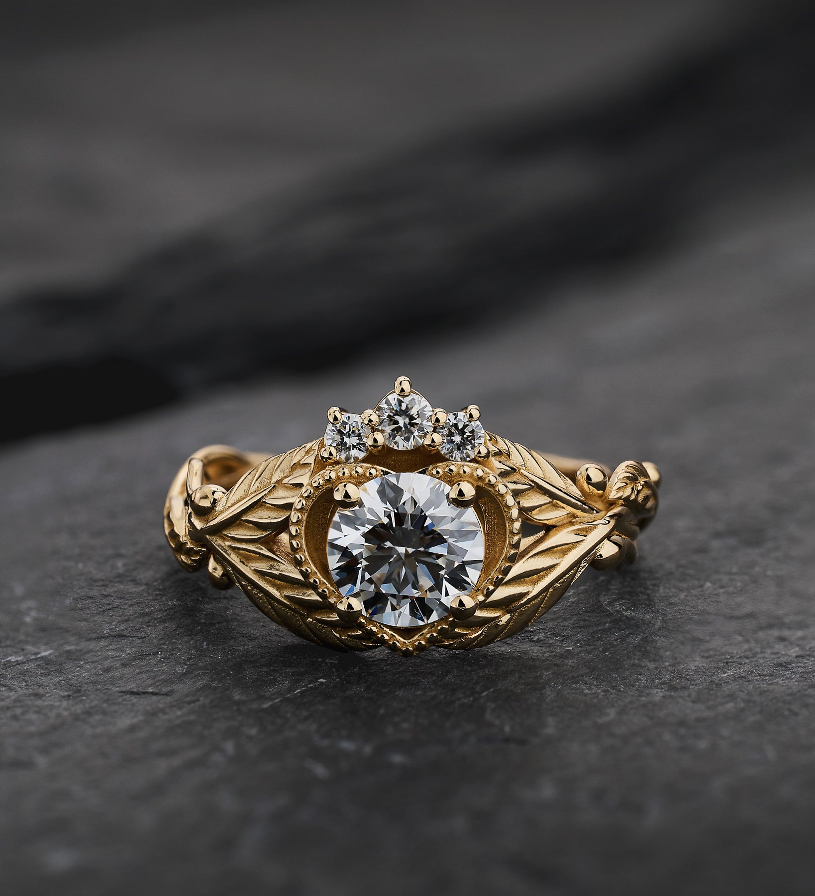 Celtic Engagement Ring with Round Diamond / Claddagh - Eden Garden Jewelry™