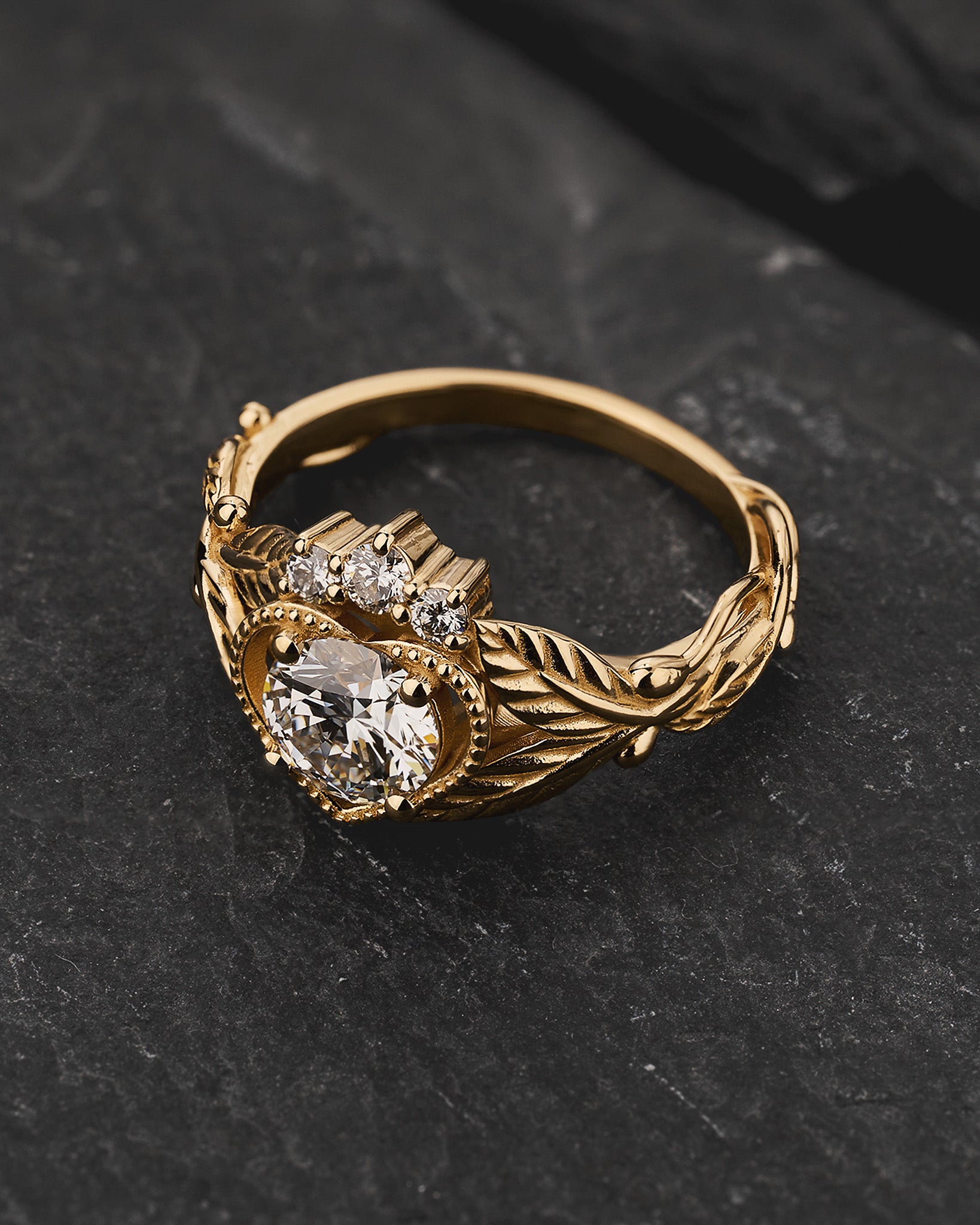 Celtic Engagement Ring with Round Diamond / Claddagh - Eden Garden Jewelry™