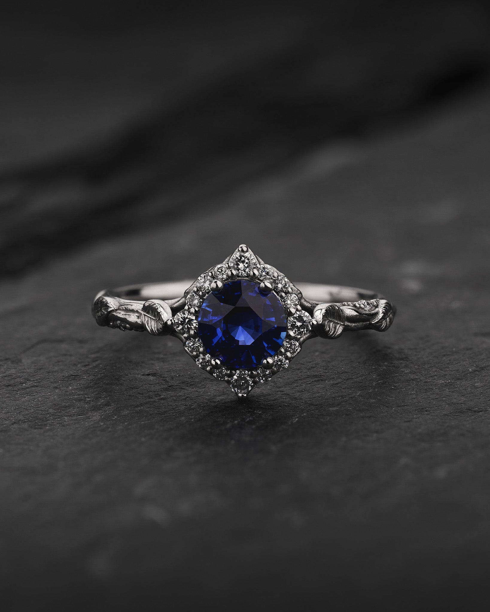 Timeless Engagement Ring with Round Royal Blue Sapphire / Florentina - Eden Garden Jewelry™