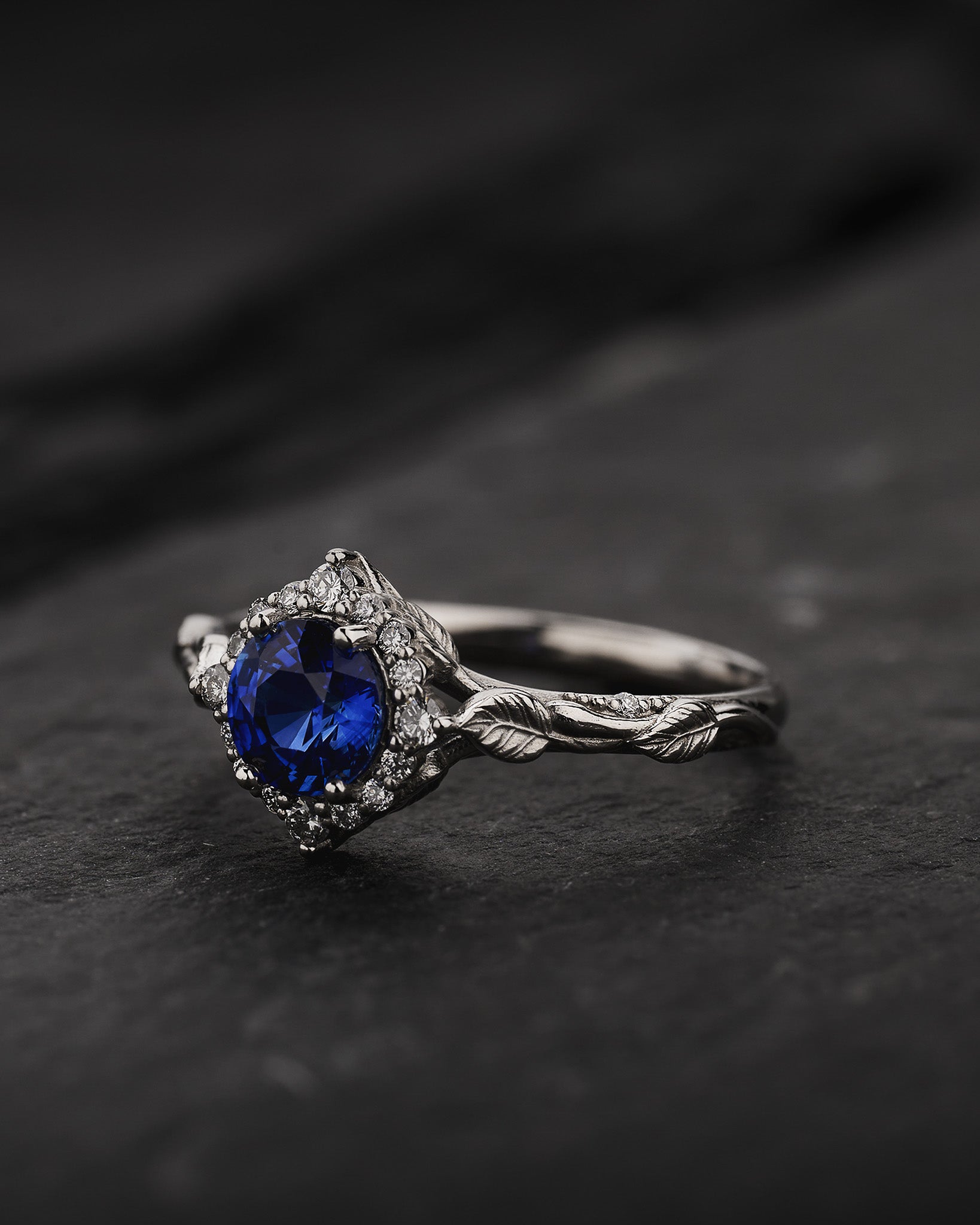 Timeless Engagement Ring with Round Royal Blue Sapphire / Florentina - Eden Garden Jewelry™