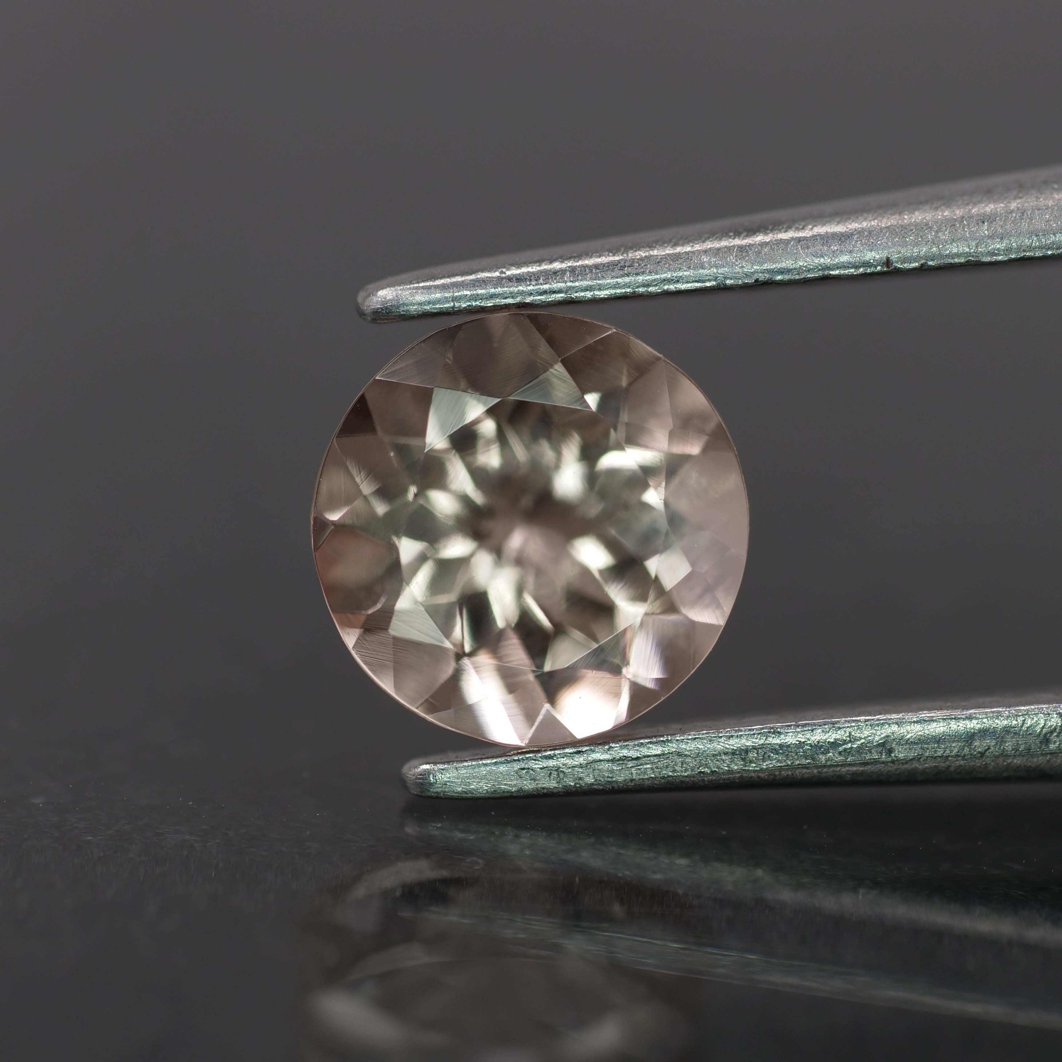 Morganite | natural, peach color, round-cut, 6mm, 0.8ct, Madagascar - Eden Garden Jewelry™