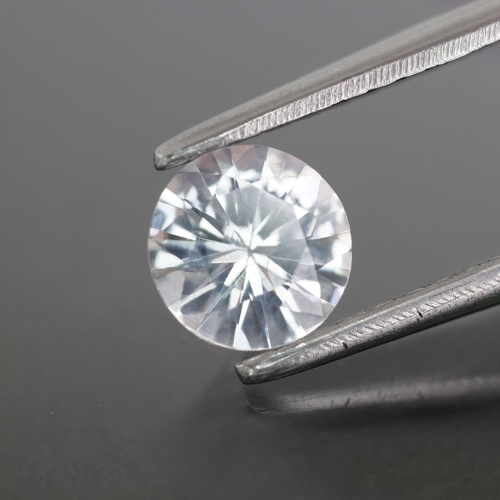 Sapphire | natural, white color/colorless, round-cut, 6mm, 0.9ct - Eden Garden Jewelry™