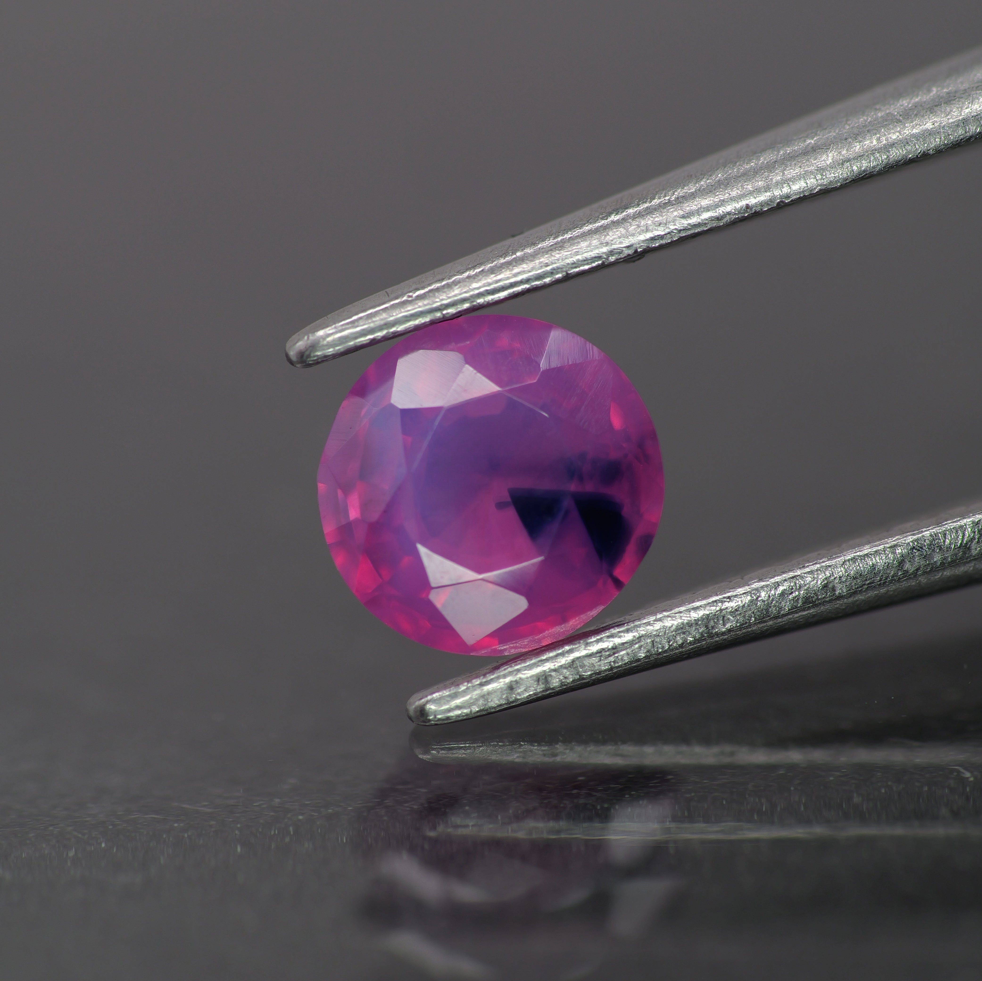 Opalescent sapphire | natural, pink color, round-cut, *5.5mm, *0.7ct - Eden Garden Jewelry™