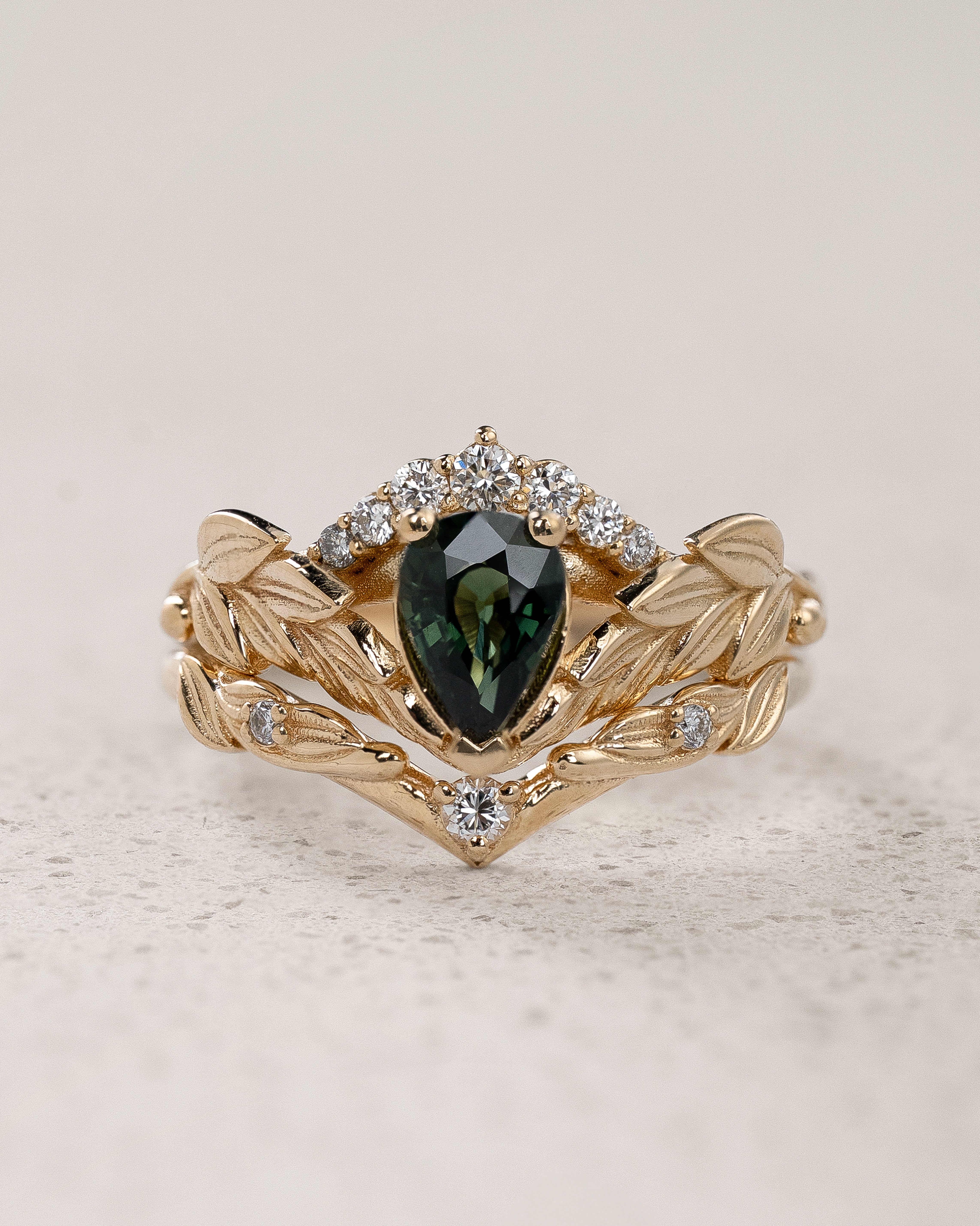 READY TO SHIP: Palmira Crown bridal set with green sapphire and diamonds, 14K yellow gold, AVAILABLE RING SIZES: 5.5 - 8.5 US - Eden Garden Jewelry™