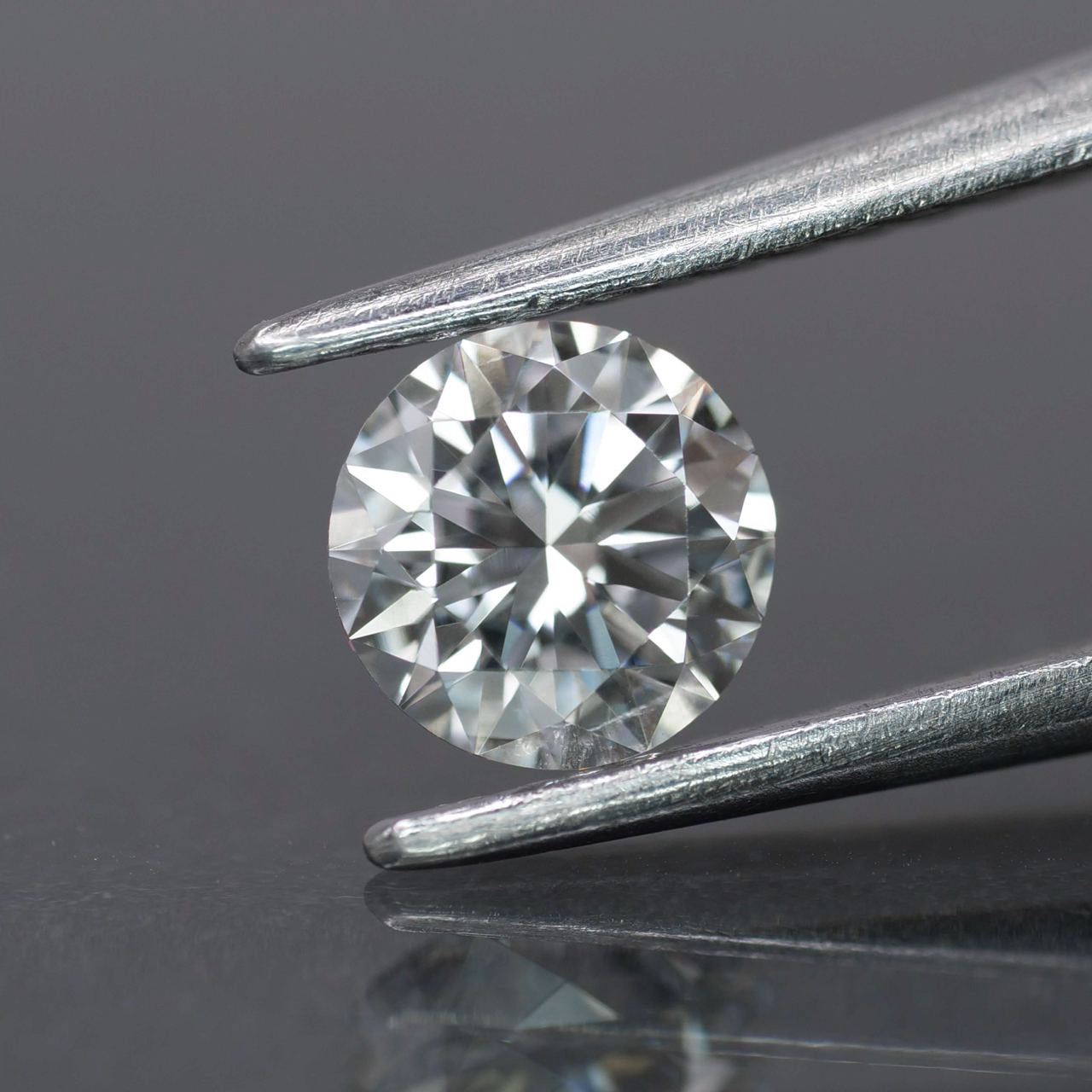 Lab grown diamond | IGI certified | round-cut, 6mm, D color, VVS 2, 0.84ct - Eden Garden Jewelry™