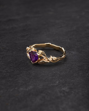 Textured twig engagement ring with purple amethyst / Clematis