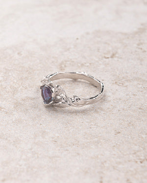 Trillion cut alexandrite ring / Clematis