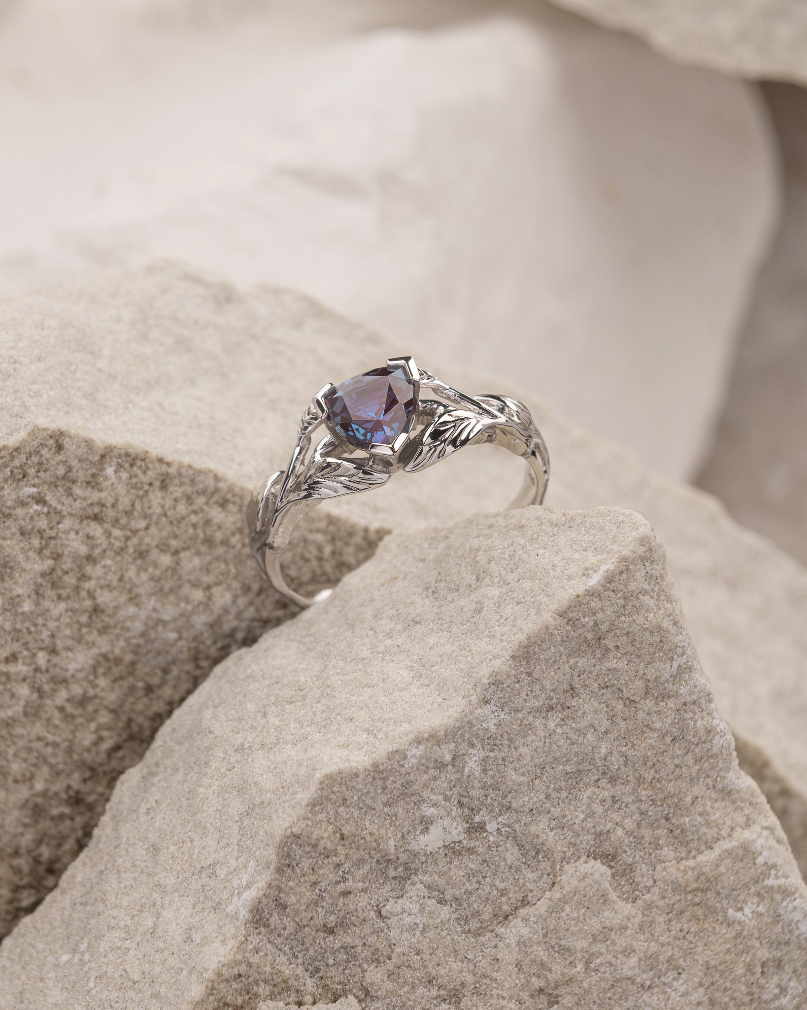 Trillion cut alexandrite ring / Clematis