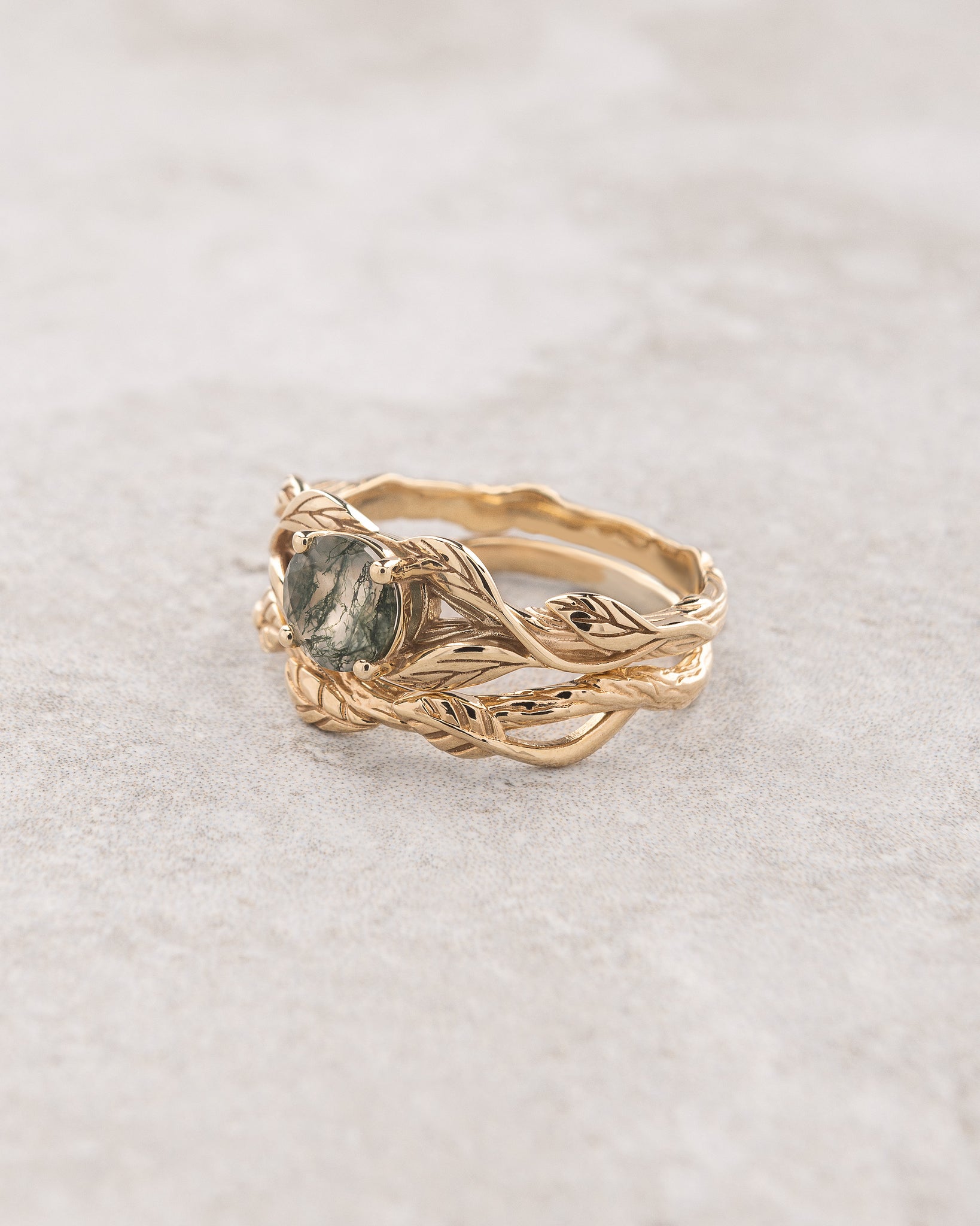 Round moss agate twig bridal ring set / Clematis