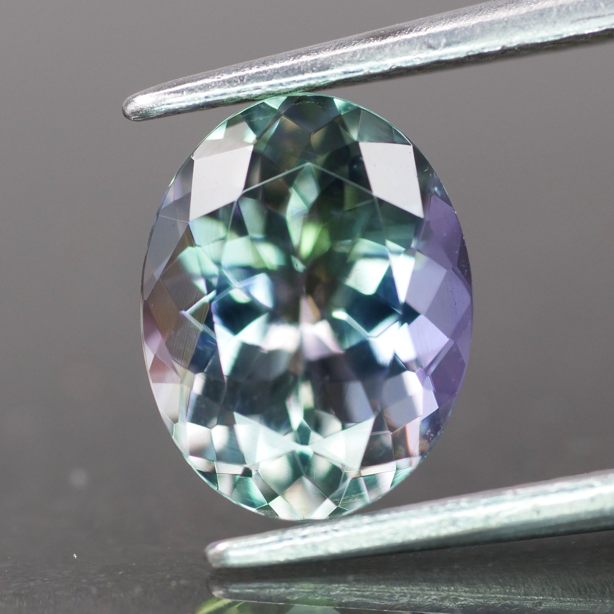 Tanzanite | natural, multi-colour: purple, blue, green, oval cut 9x7 mm, 1.9 ct - Eden Garden Jewelry™