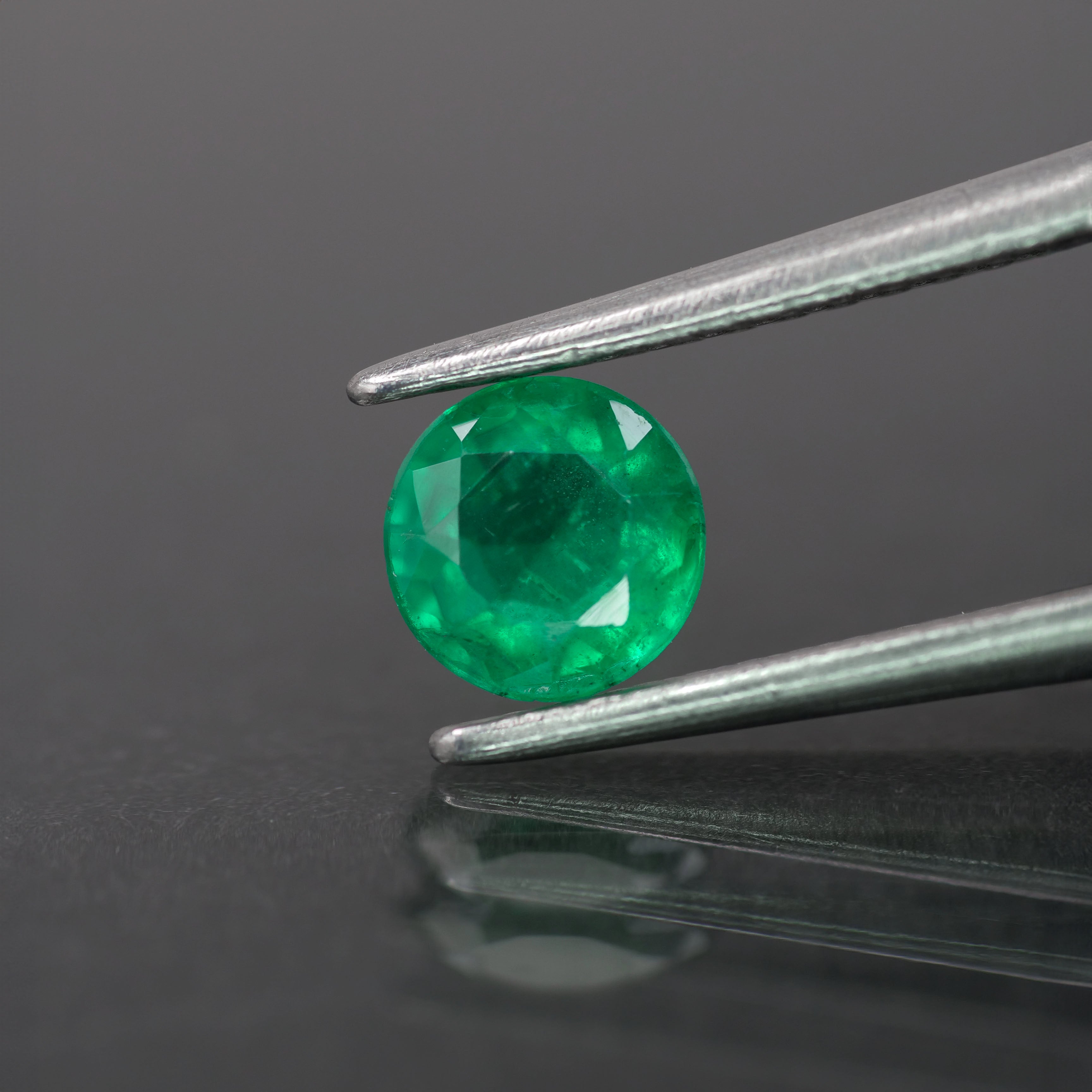 Emerald | natural, green color, round-cut, *5mm, 0.37ct - Eden Garden Jewelry™