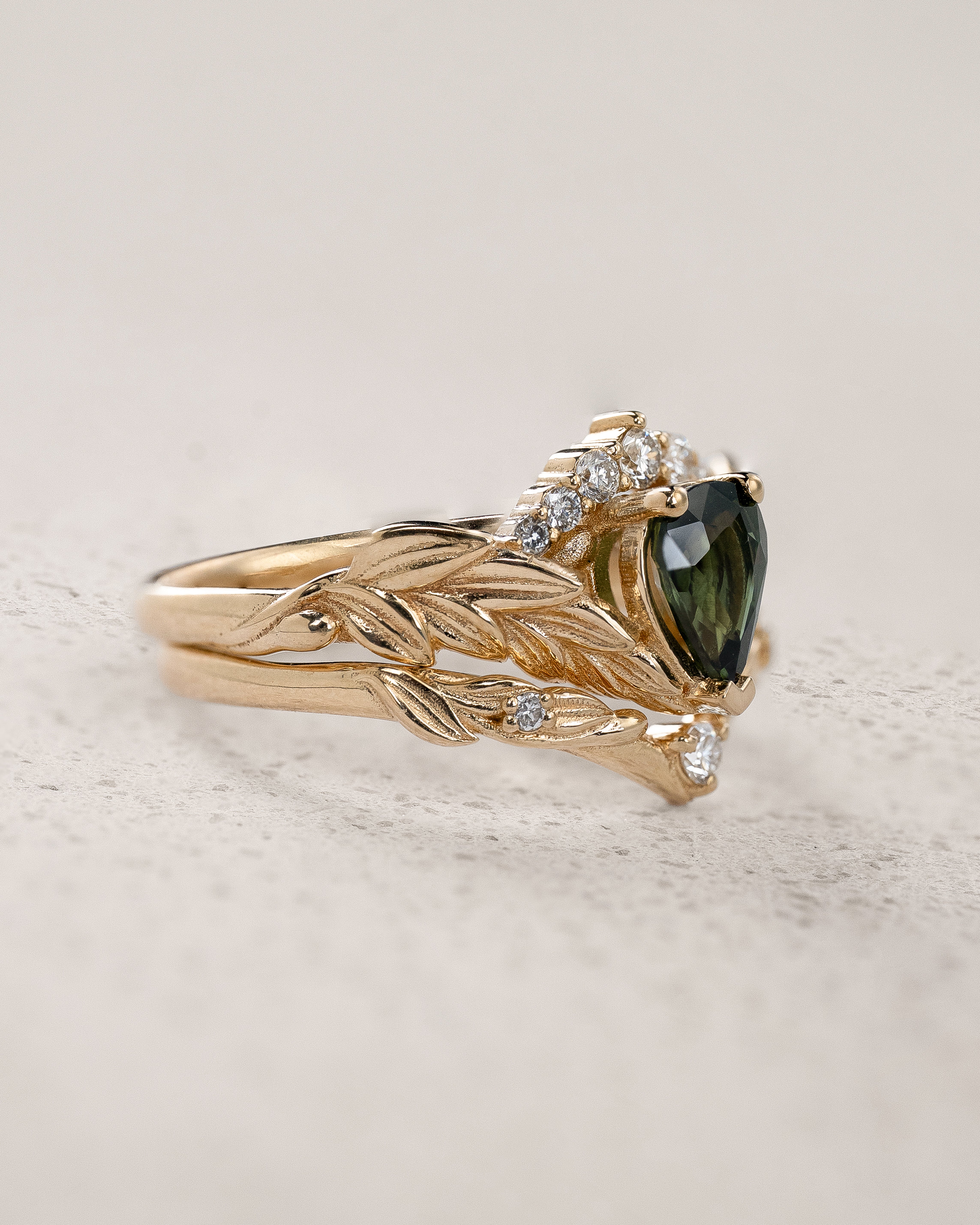 READY TO SHIP: Palmira Crown bridal set with green sapphire and diamonds, 14K yellow gold, AVAILABLE RING SIZES: 5.5 - 8.5 US - Eden Garden Jewelry™