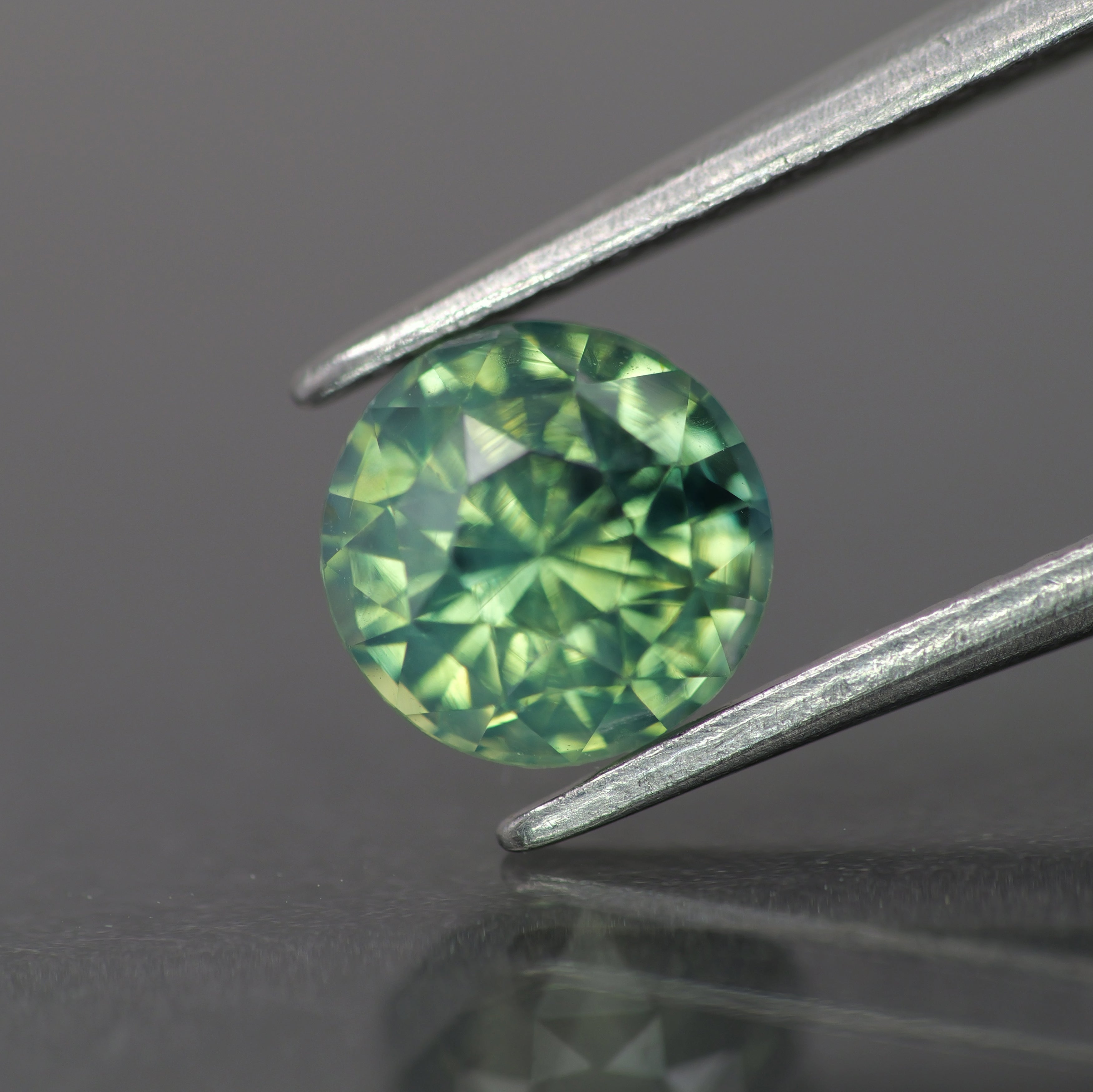 Sapphire | natural, yellowish green color, round-cut, *6mm, 1.3ct - Eden Garden Jewelry™