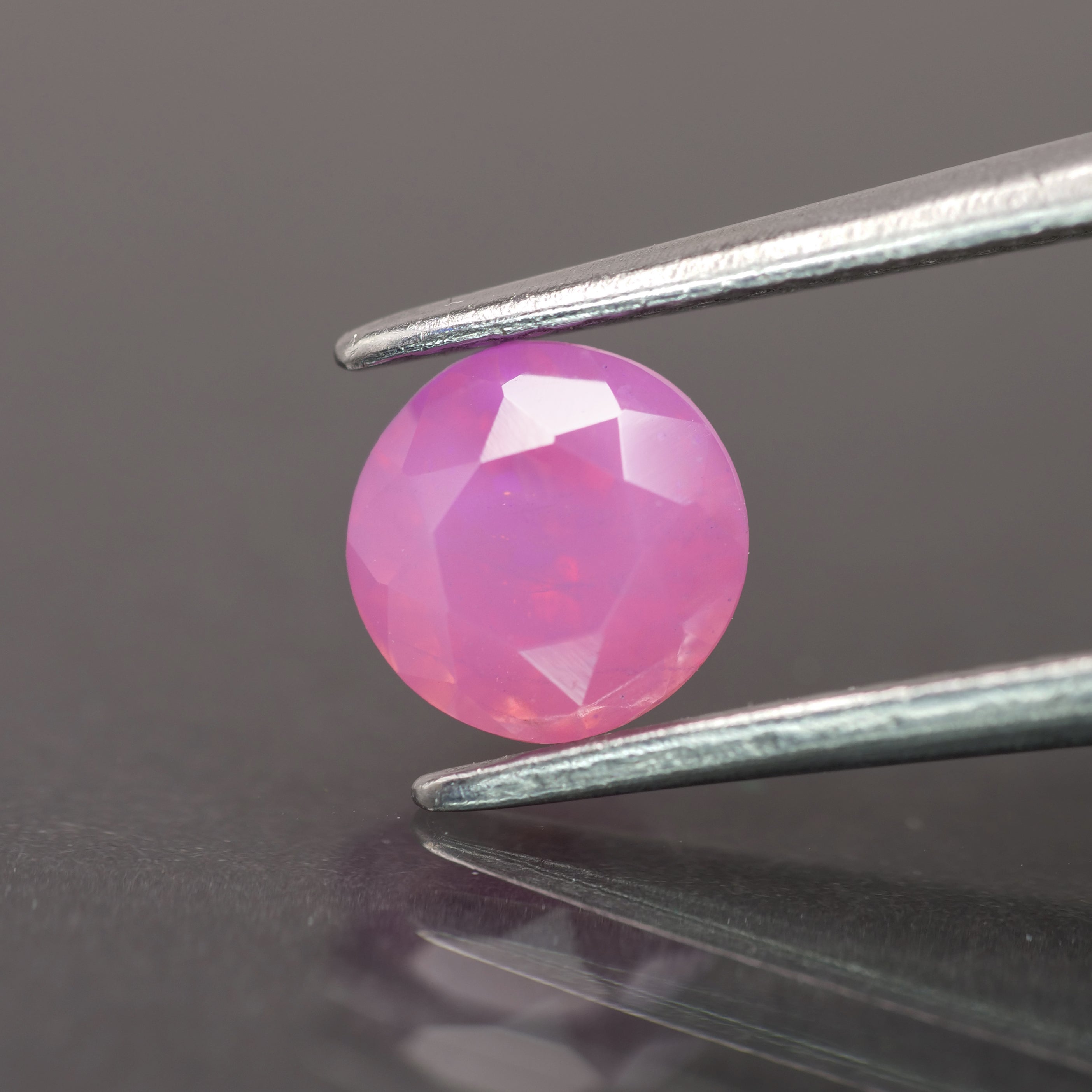 Opalescent sapphire | natural, pink color, round-cut, *5.7mm, 1ct - Eden Garden Jewelry™