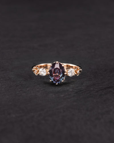 Romantic bridal ring set with colour changing alexandrite and diamonds / Fiorella - Eden Garden Jewelry™