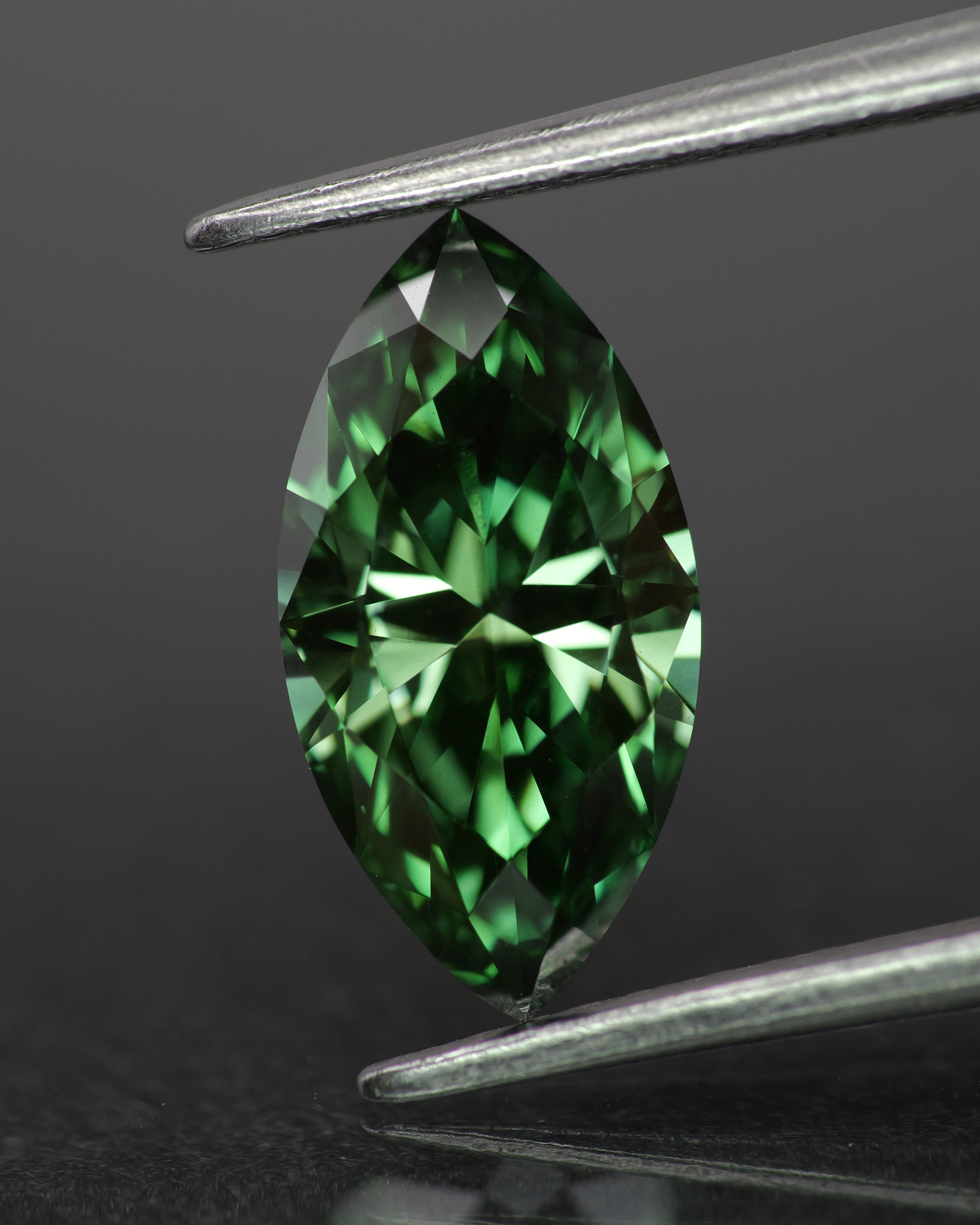 Lab grown diamond | IGI certified | marquise-cut, *12x6mm, Fancy vivid green color, VS1, 1.5ct - Eden Garden Jewelry™